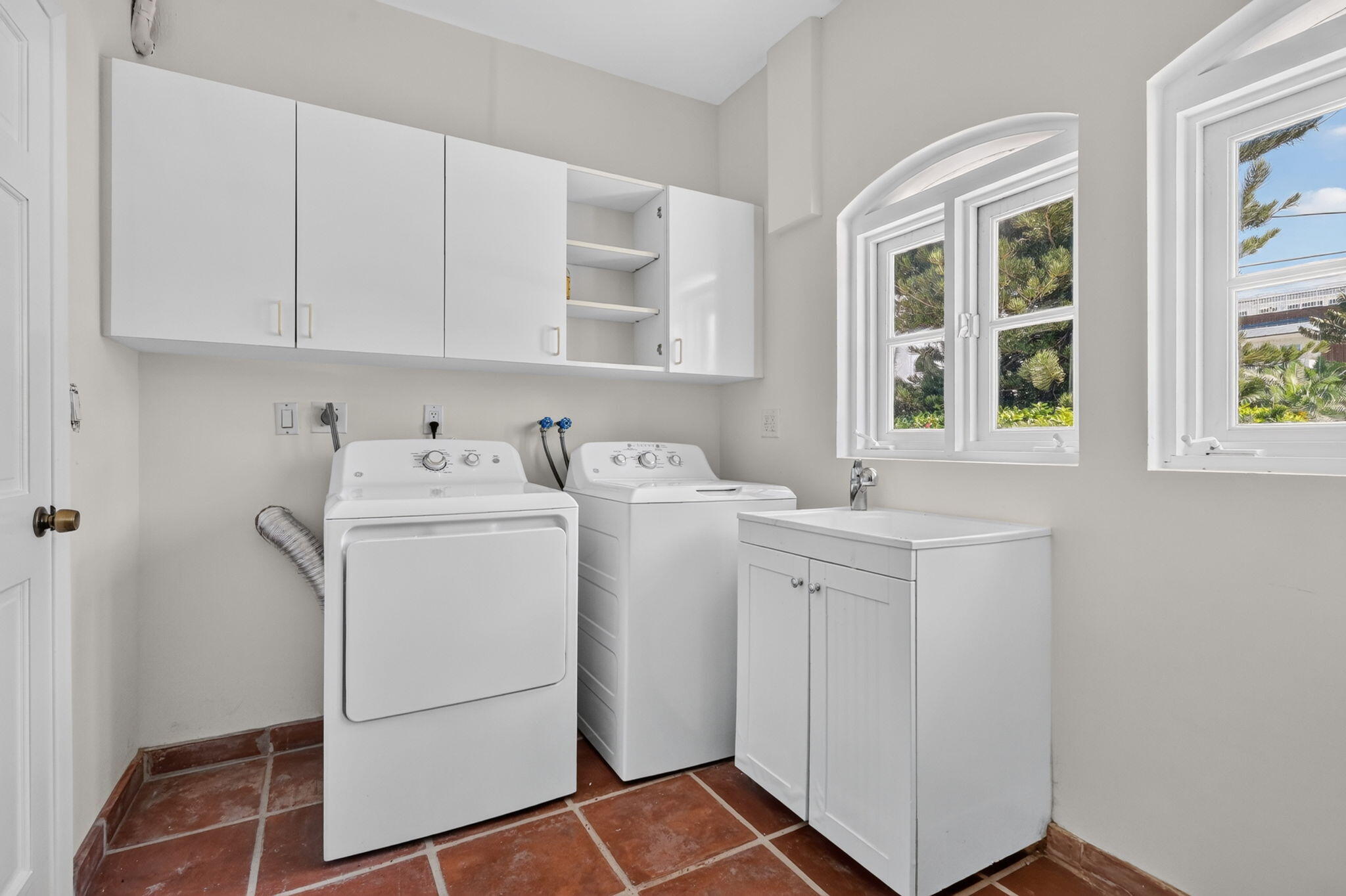 7500 W TREASURE, North Bay Village FL 33141