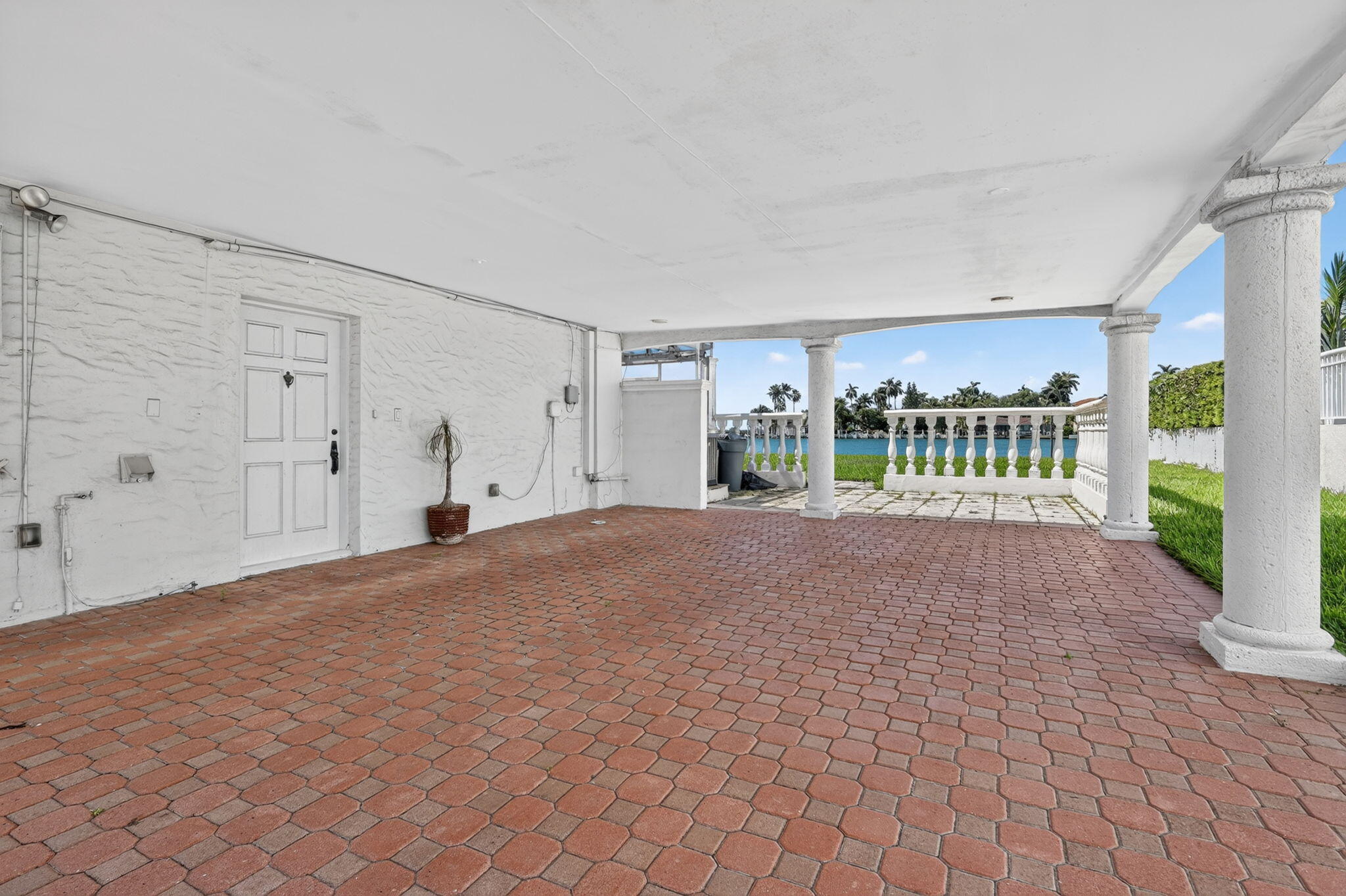 7500 W TREASURE, North Bay Village FL 33141