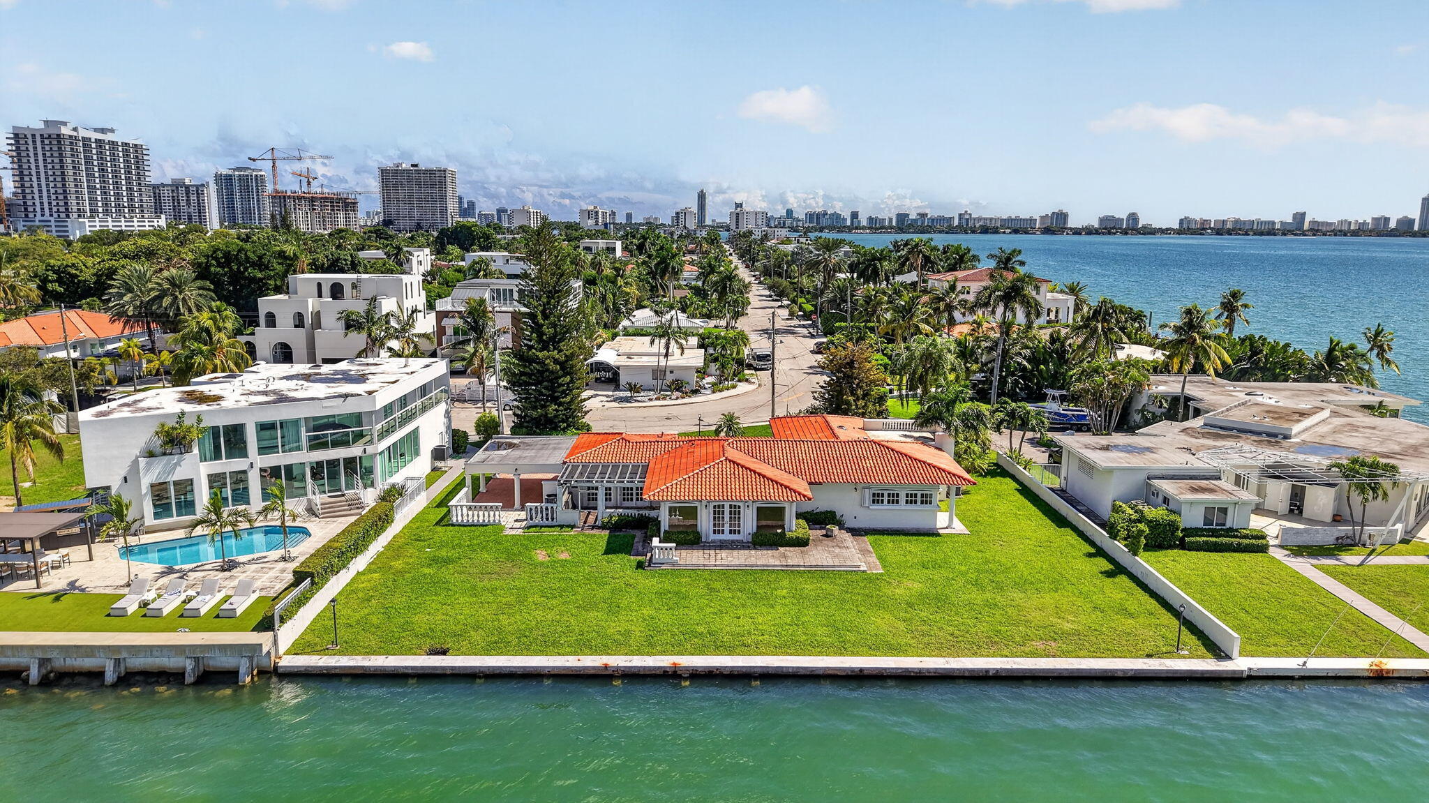 7500 W TREASURE, North Bay Village FL 33141