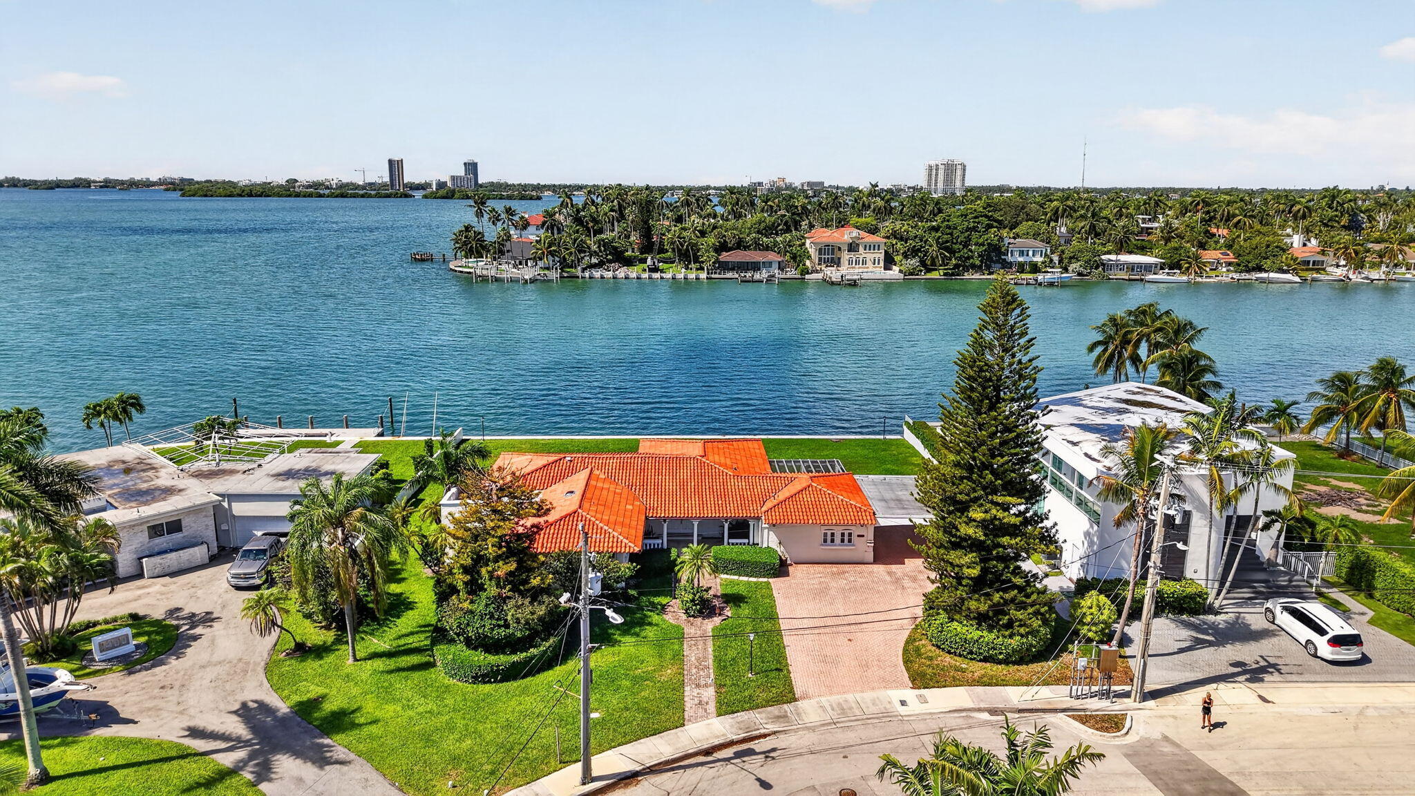 7500 W TREASURE, North Bay Village FL 33141