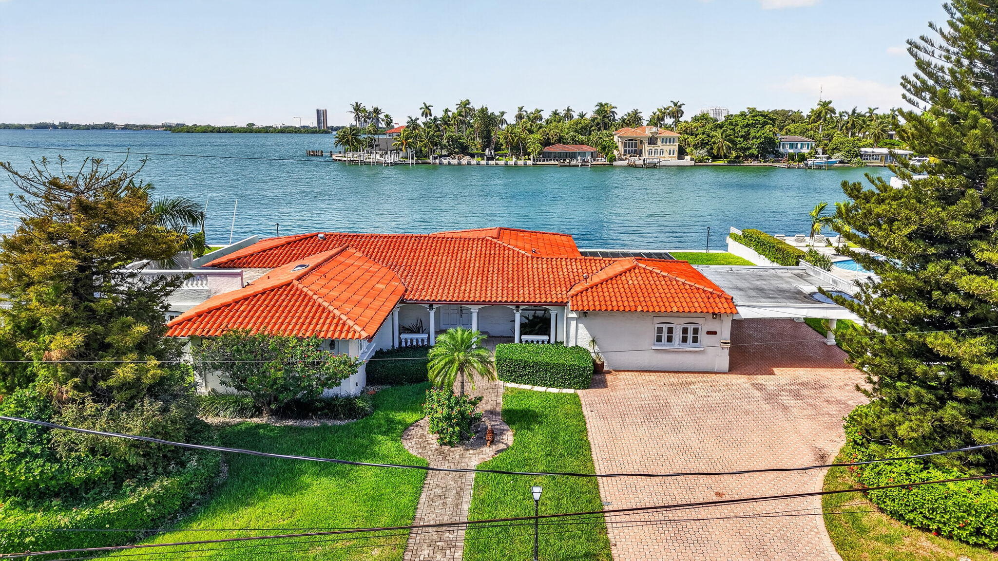 7500 W TREASURE, North Bay Village FL 33141