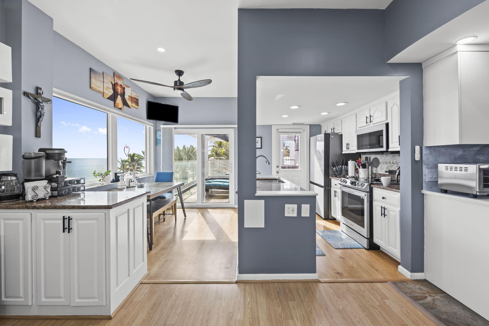 2205 N SURF #3, Hollywood FL 33019