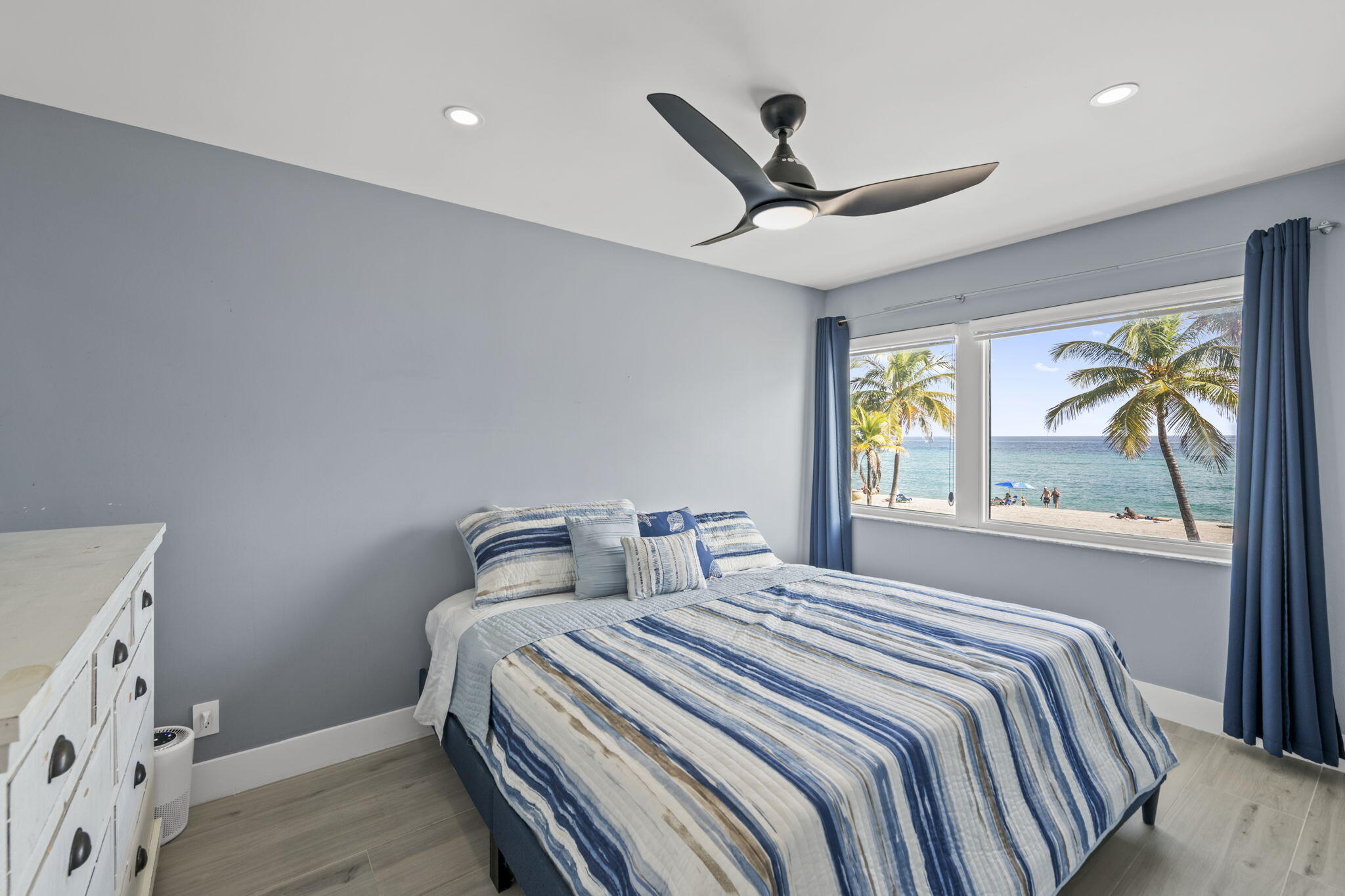 2205 N SURF #3, Hollywood FL 33019