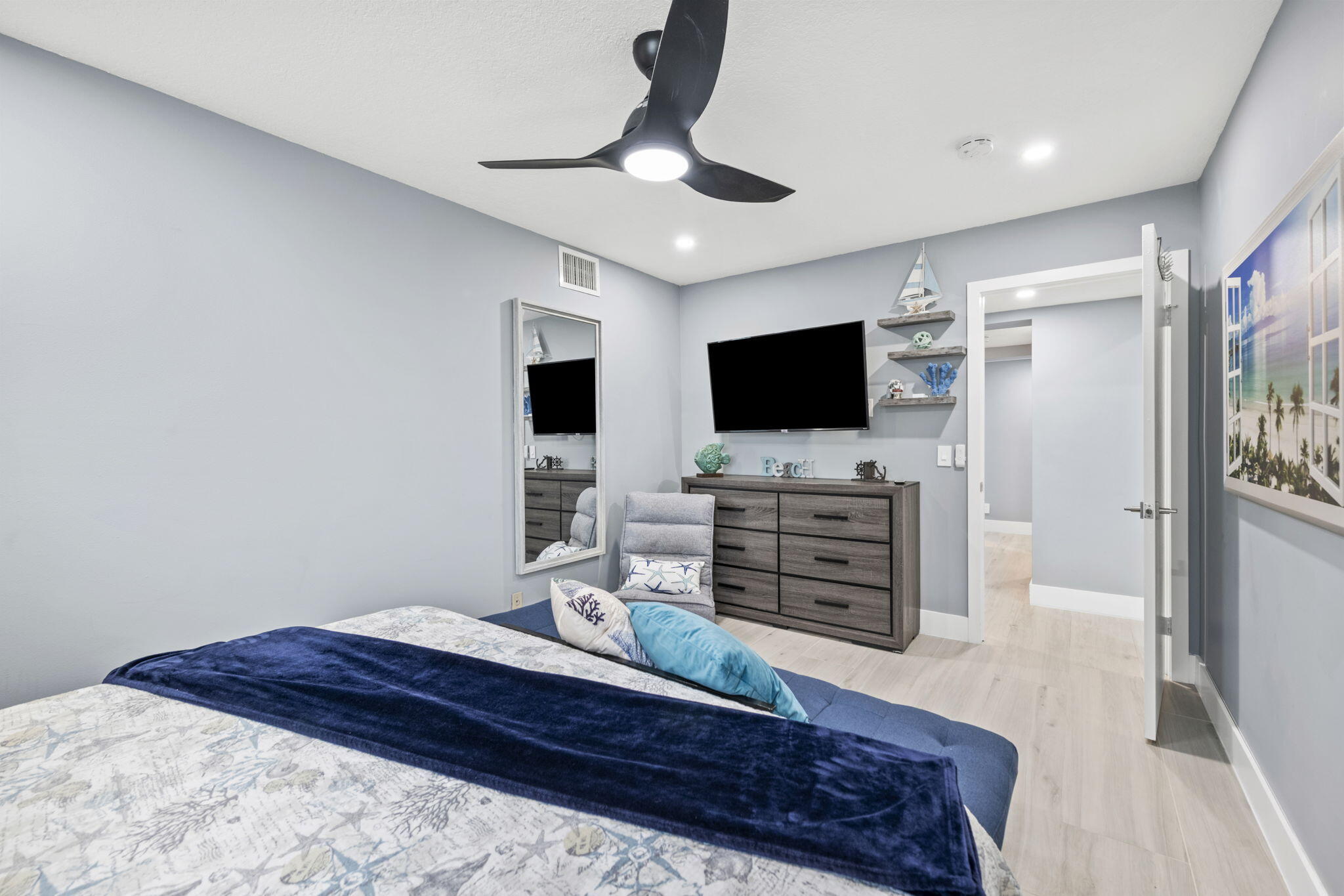 2205 N SURF #3, Hollywood FL 33019