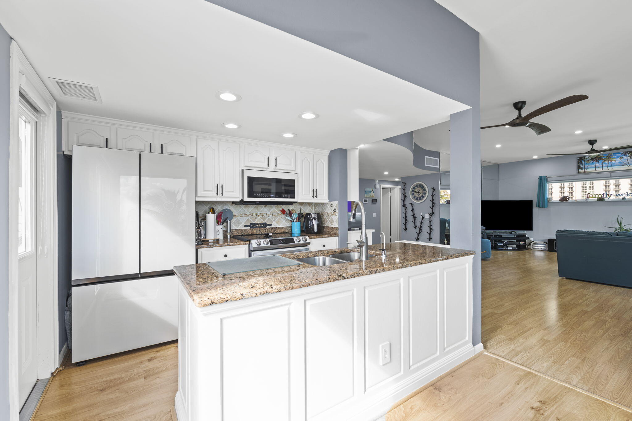 2205 N SURF #3, Hollywood FL 33019