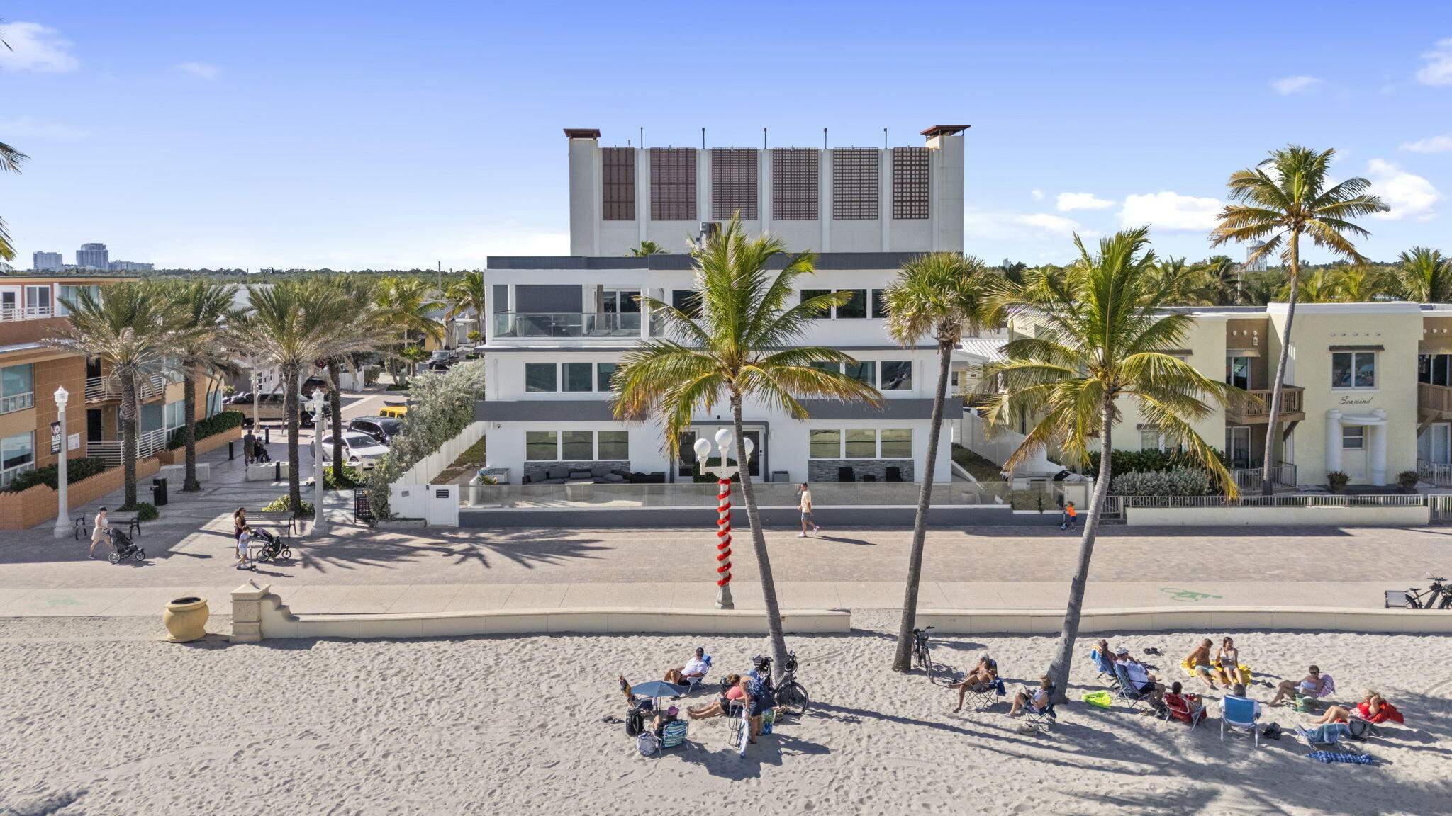 2205 N SURF #3, Hollywood FL 33019