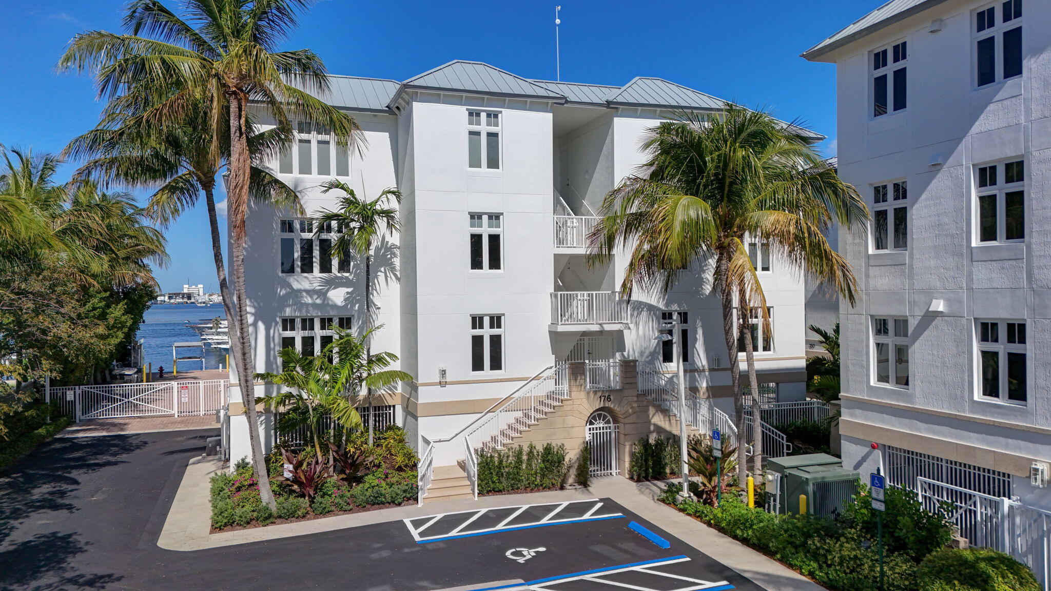 184 Lake #4102, Palm Beach Shores FL 33404