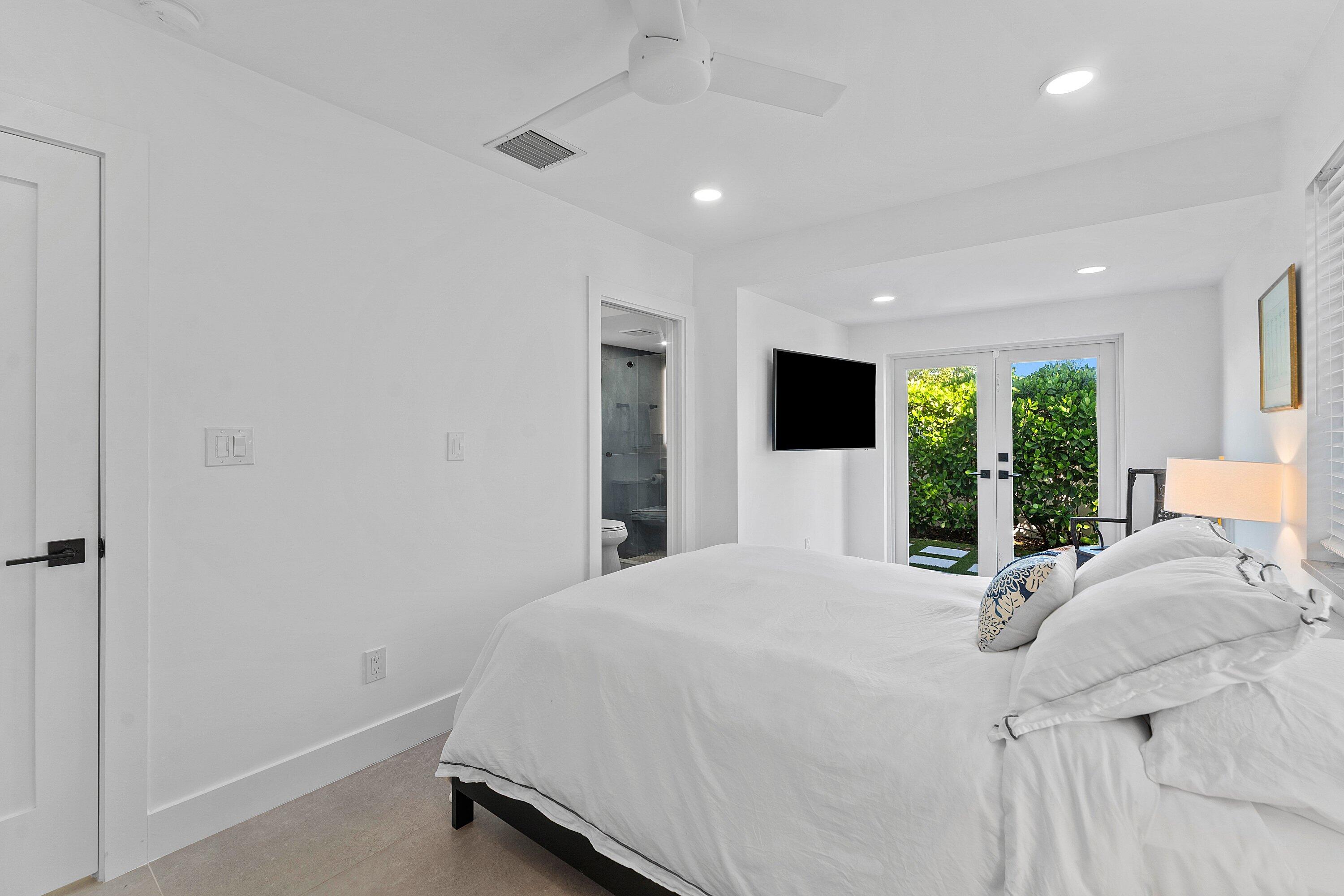 375 LINDA, West Palm Beach FL 33405