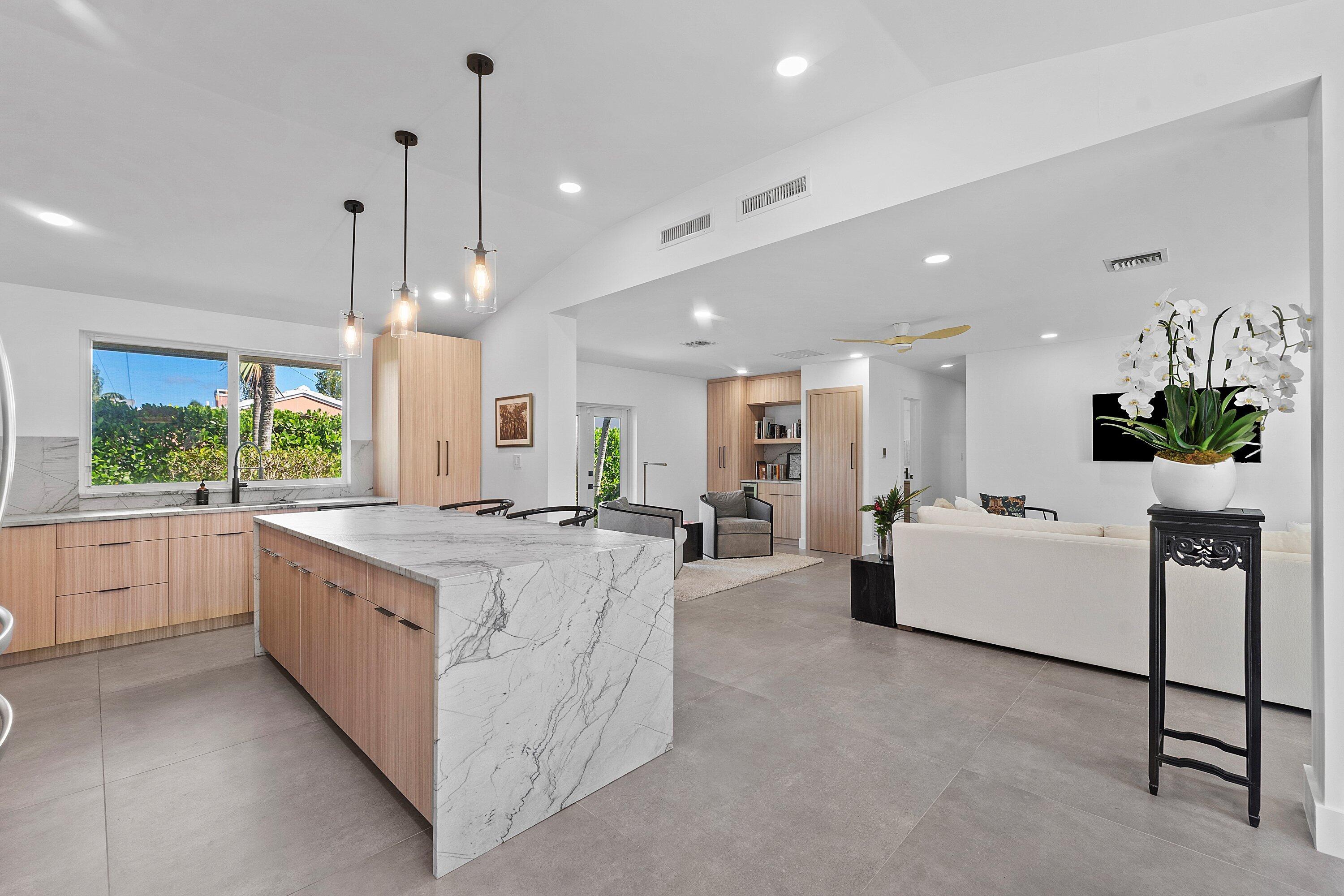 375 LINDA, West Palm Beach FL 33405