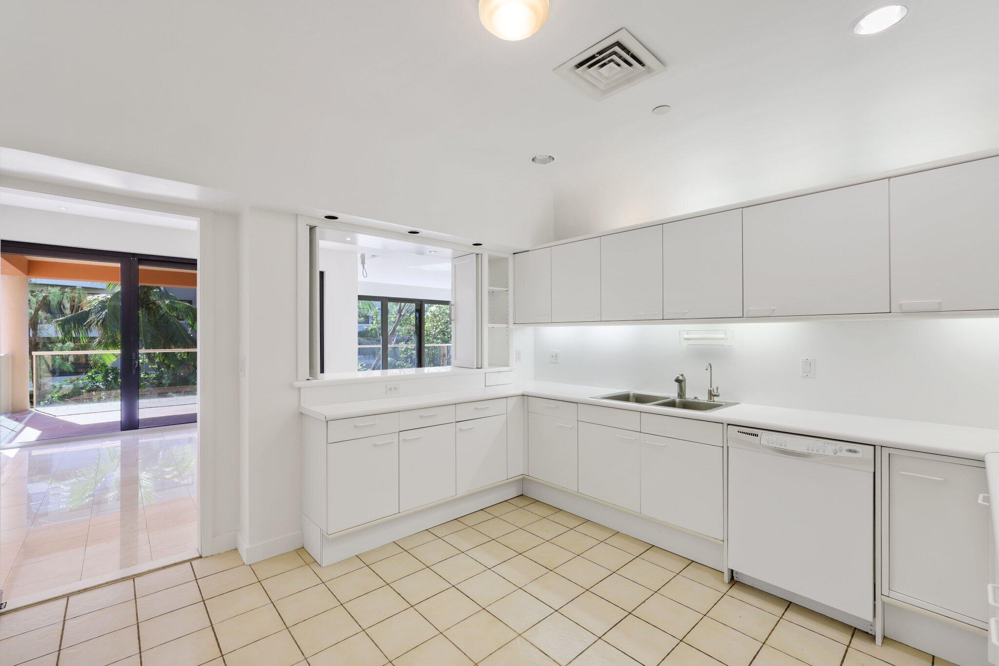 2 N BREAKERS #S32, Palm Beach FL 33480