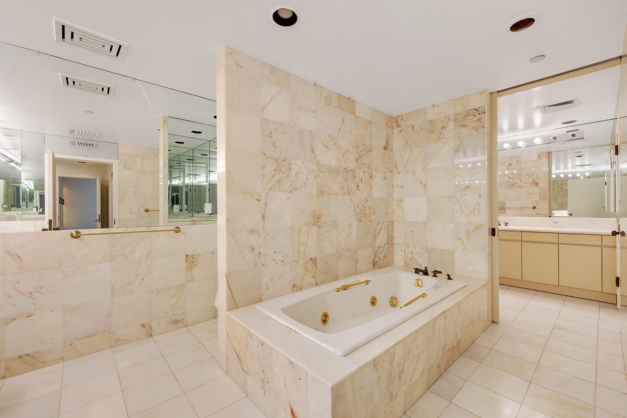 2 N BREAKERS #S32, Palm Beach FL 33480
