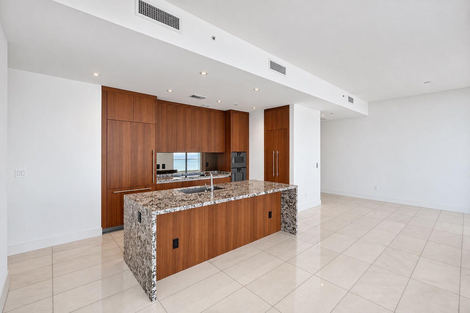 175 SE 25TH #2303, Miami FL 33129