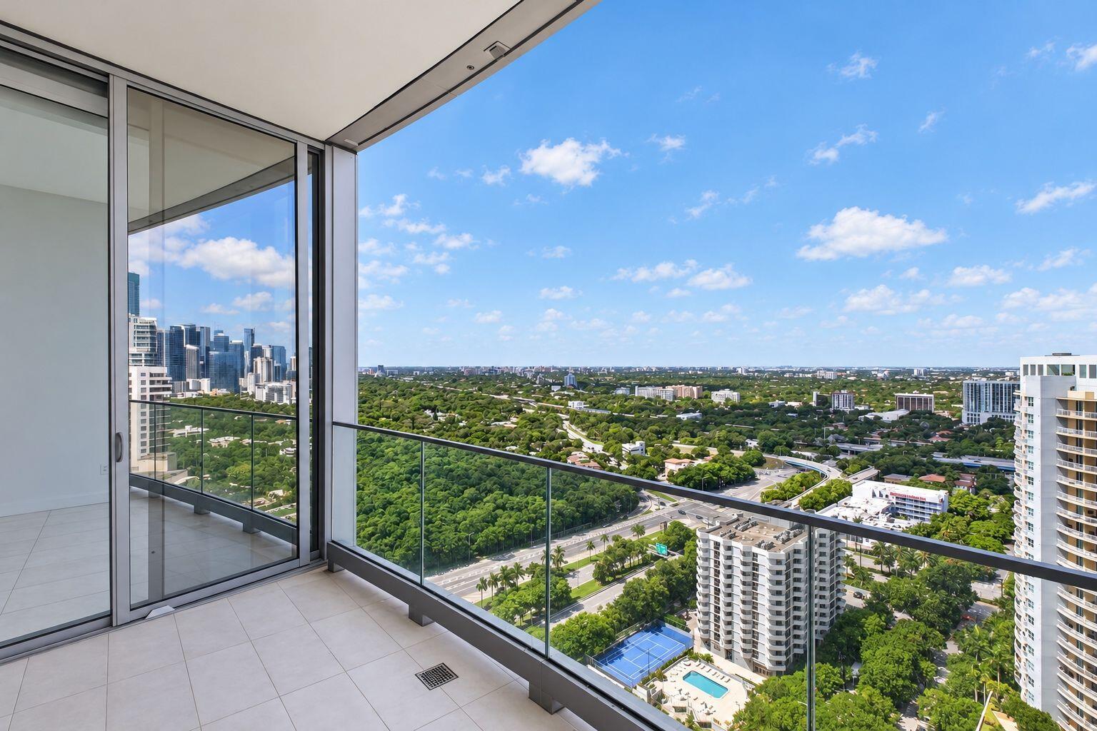 175 SE 25TH #2303, Miami FL 33129