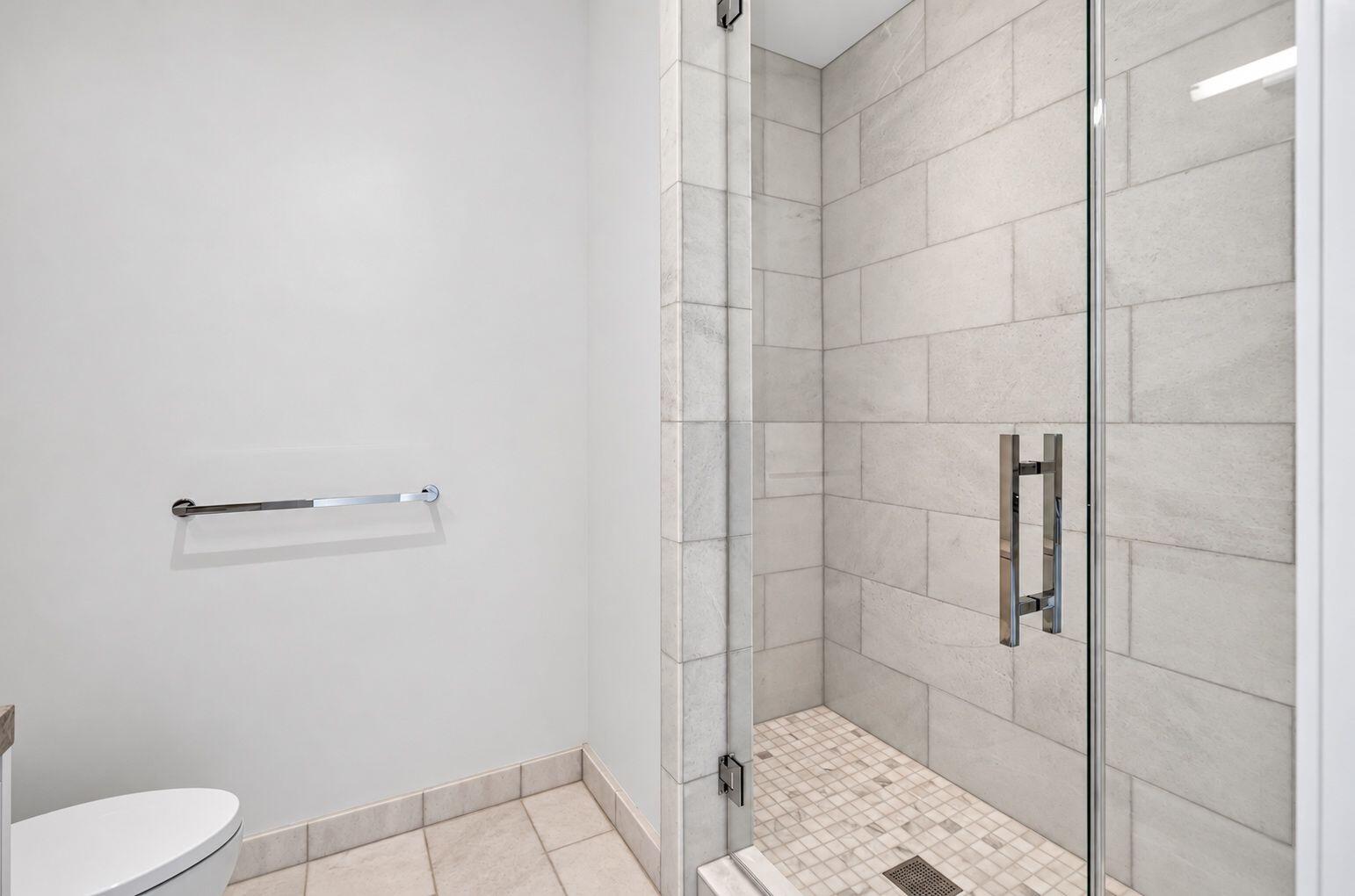 175 SE 25TH #2303, Miami FL 33129