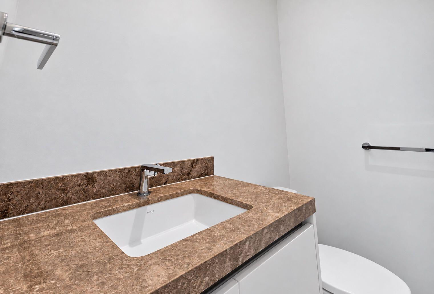 175 SE 25TH #2403, Miami FL 33129
