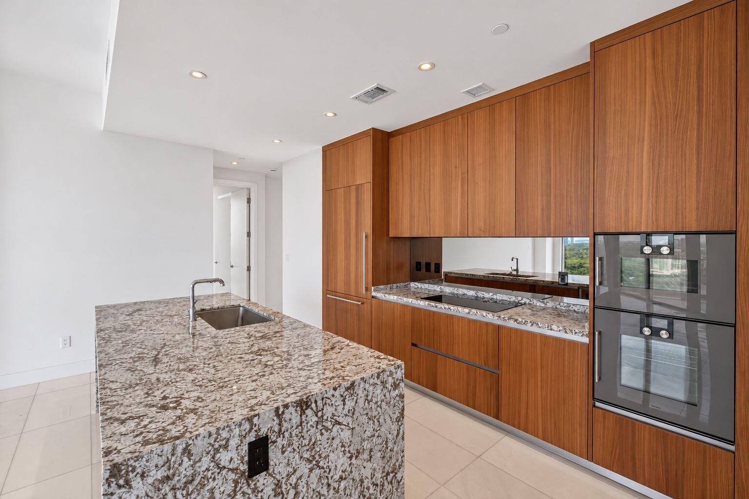 175 SE 25TH #2403, Miami FL 33129