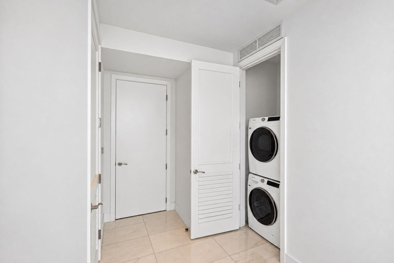 175 SE 25TH #2403, Miami FL 33129