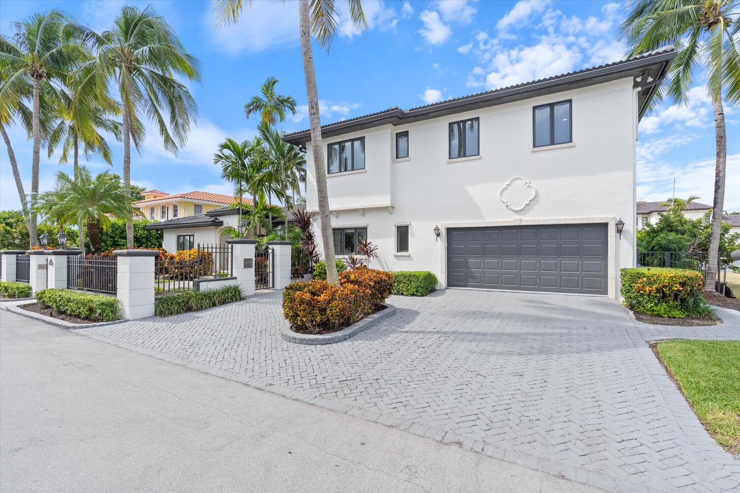 703 Royal Plaza, Fort Lauderdale FL 33301