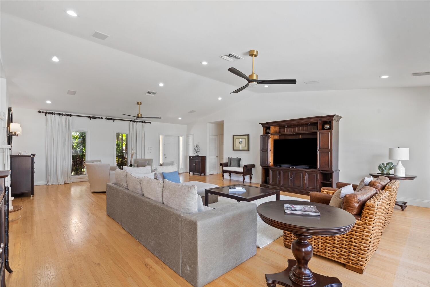 703 Royal Plaza, Fort Lauderdale FL 33301