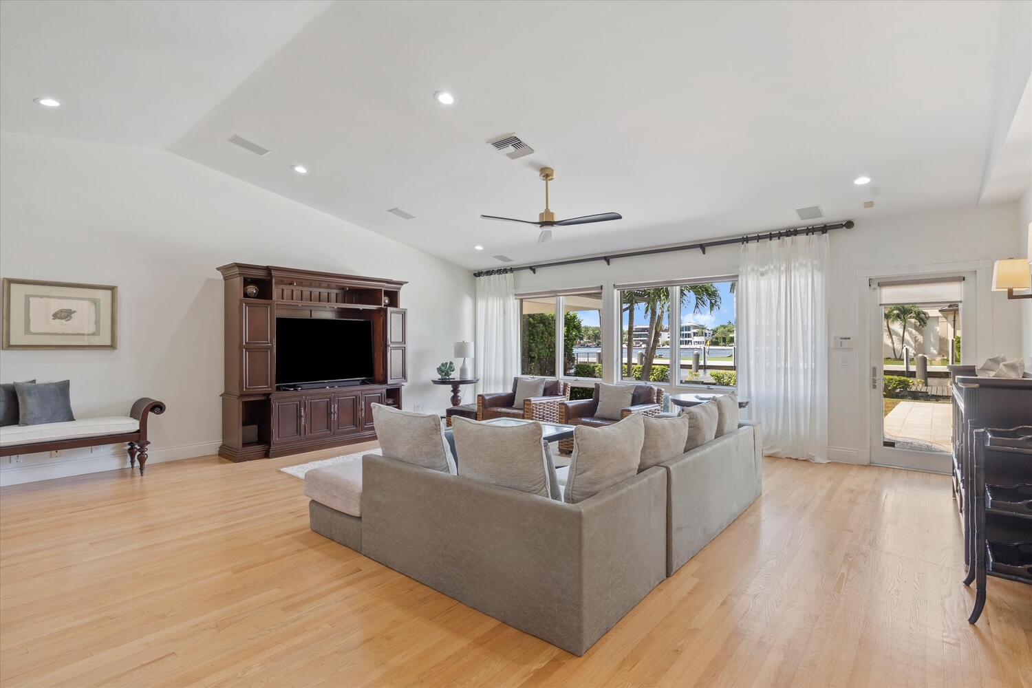 703 Royal Plaza, Fort Lauderdale FL 33301