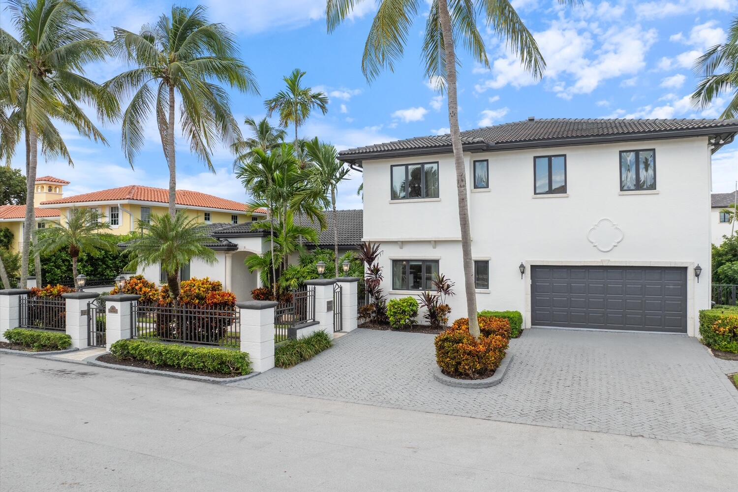 703 Royal Plaza, Fort Lauderdale FL 33301