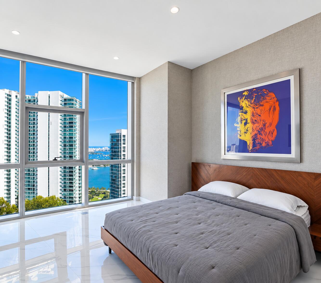 851 NE 1st #4401, Miami FL 33132