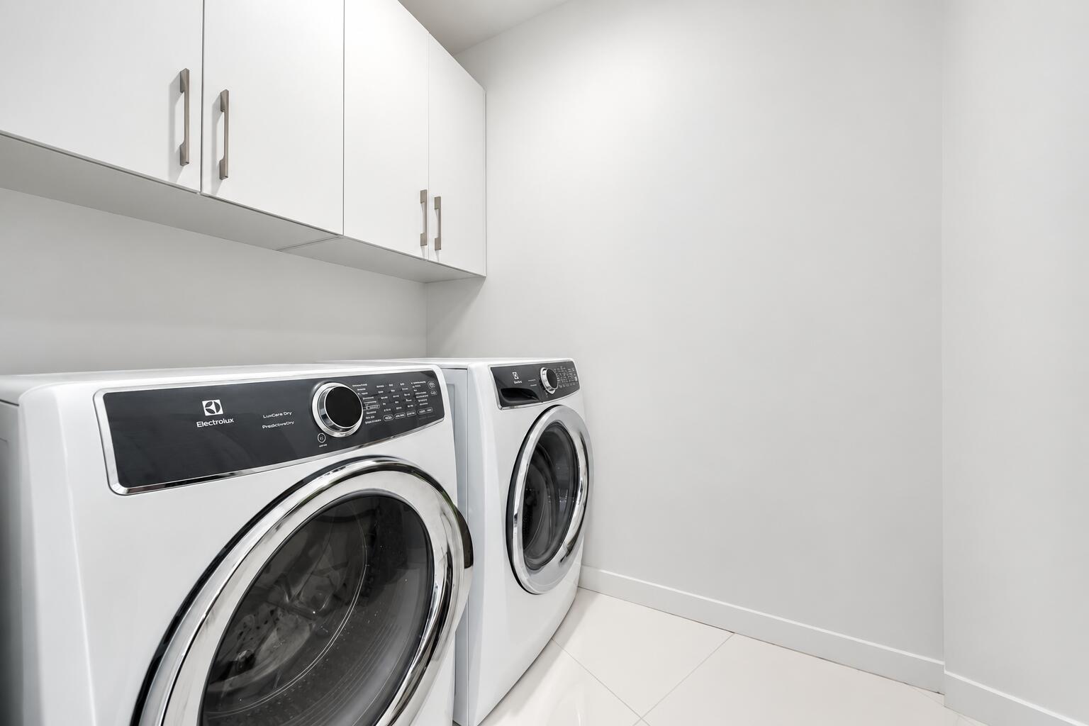 851 NE 1st #4403, Miami FL 33132