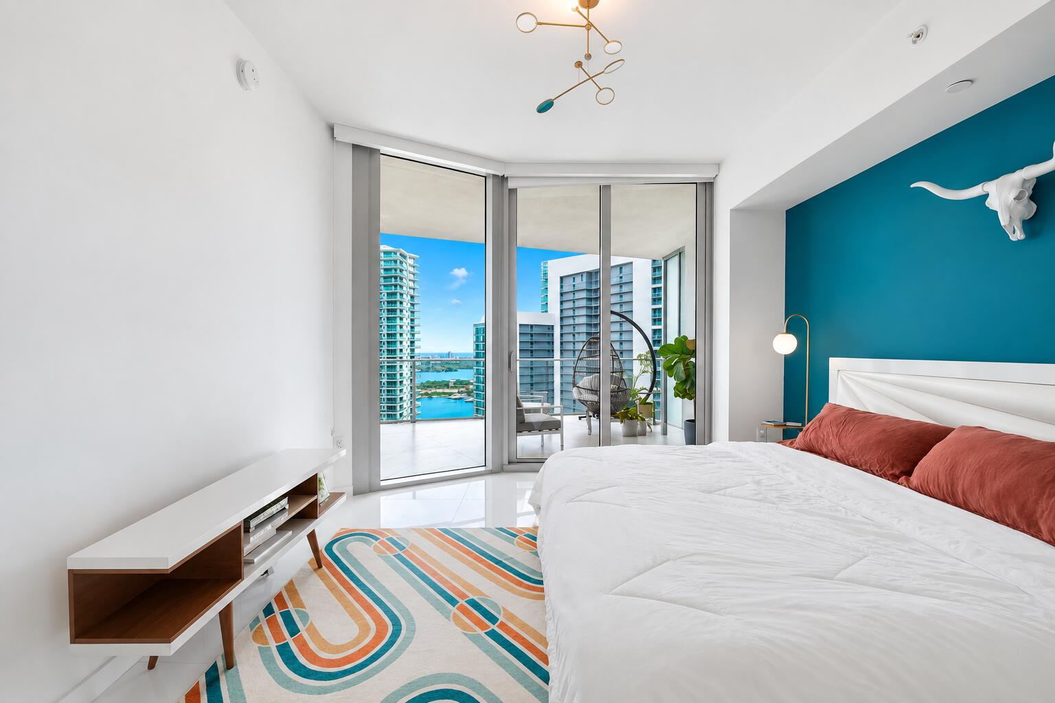 851 NE 1st #4403, Miami FL 33132