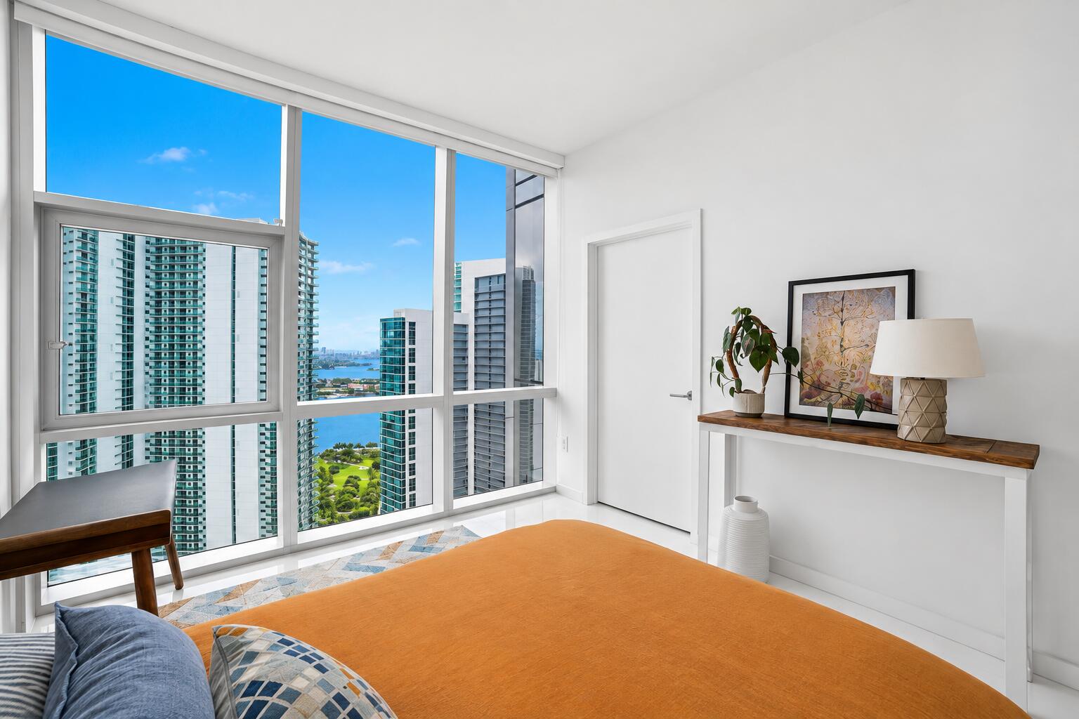851 NE 1st #4403, Miami FL 33132