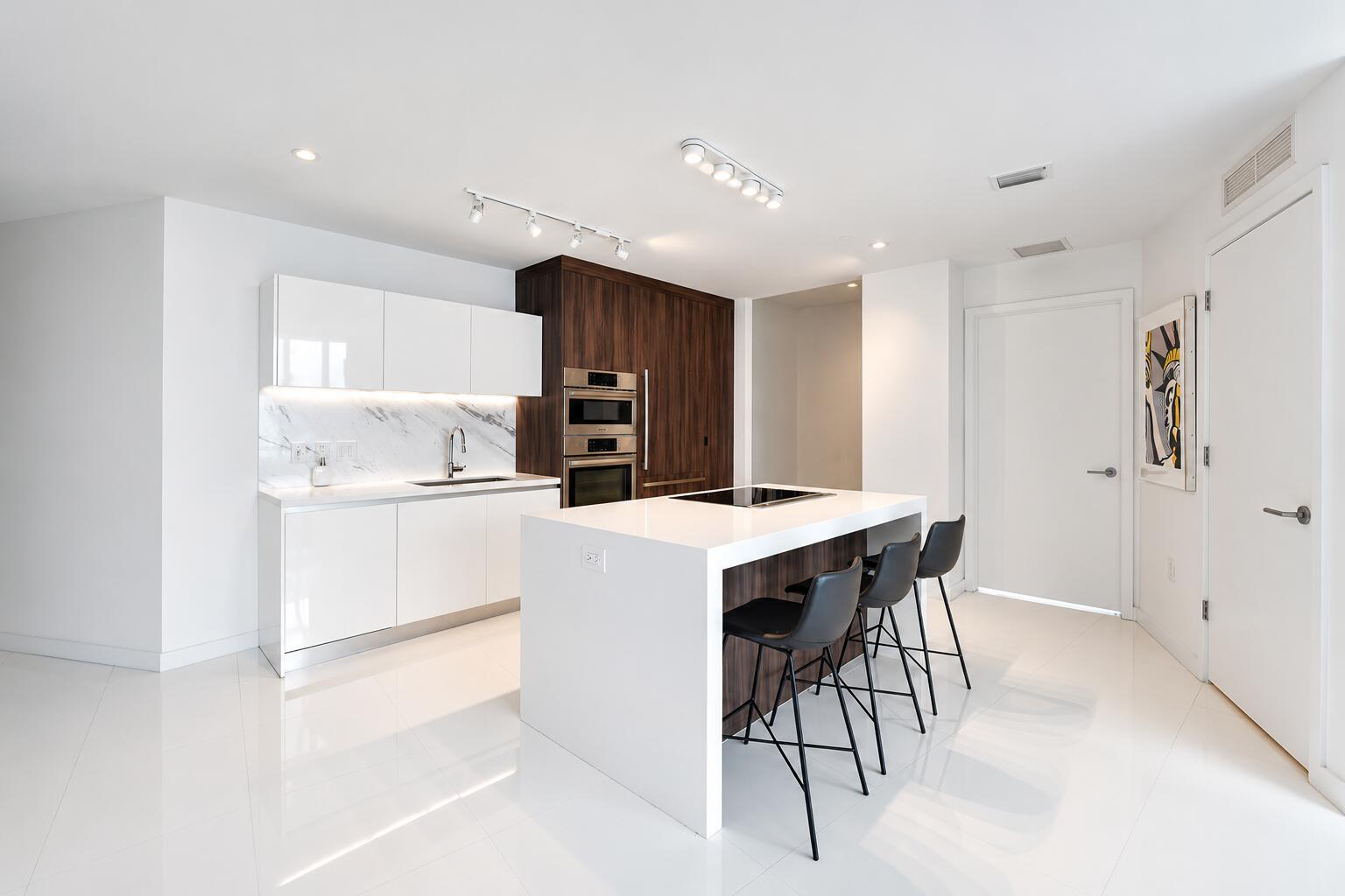 851 NE 1st #4403, Miami FL 33132