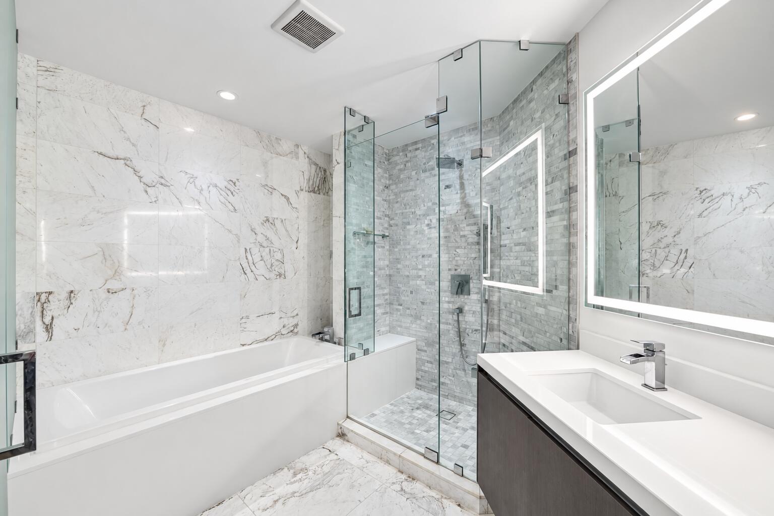 851 NE 1st #4403, Miami FL 33132