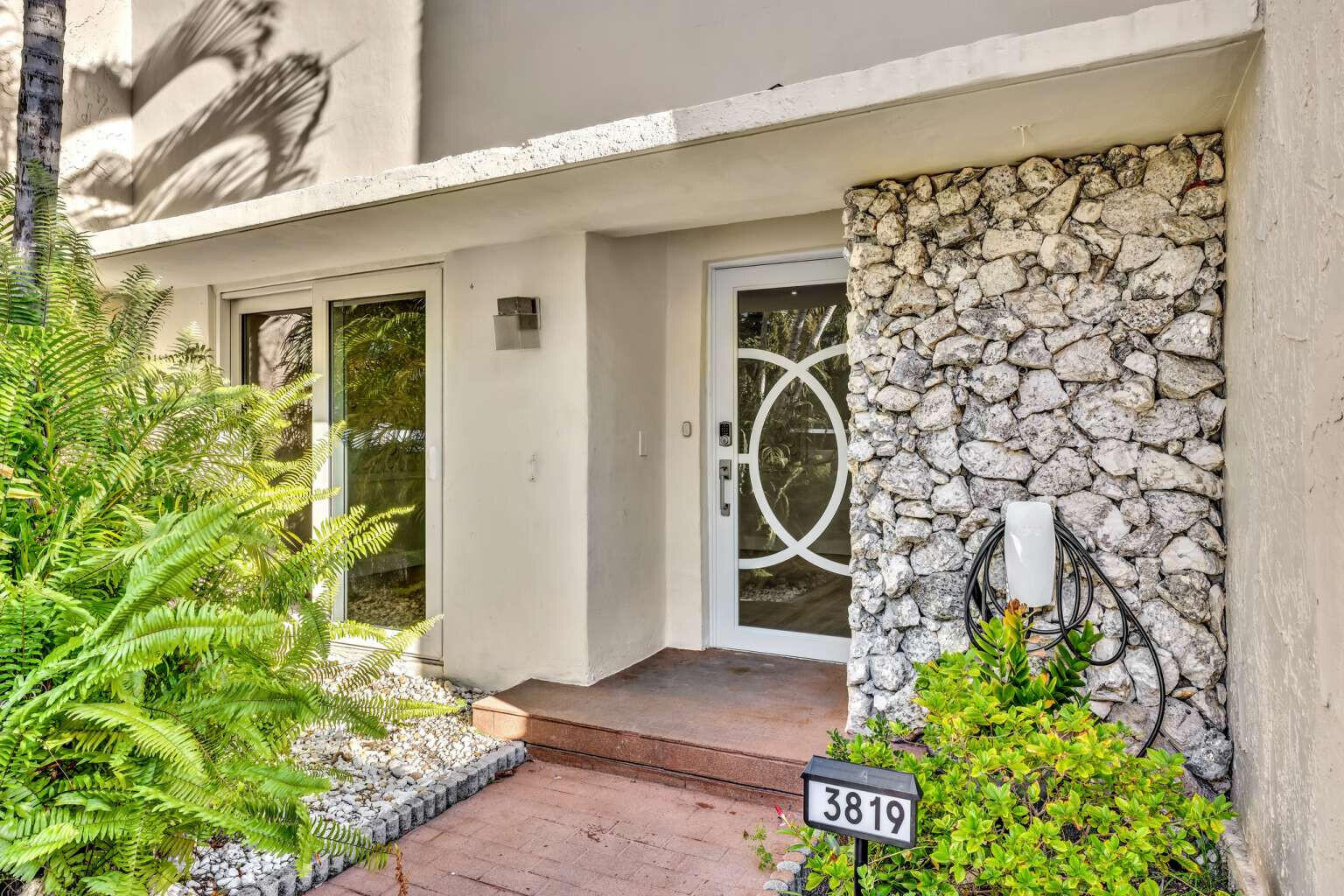 3819 NE 170TH #B-1, North Miami Beach FL 33160