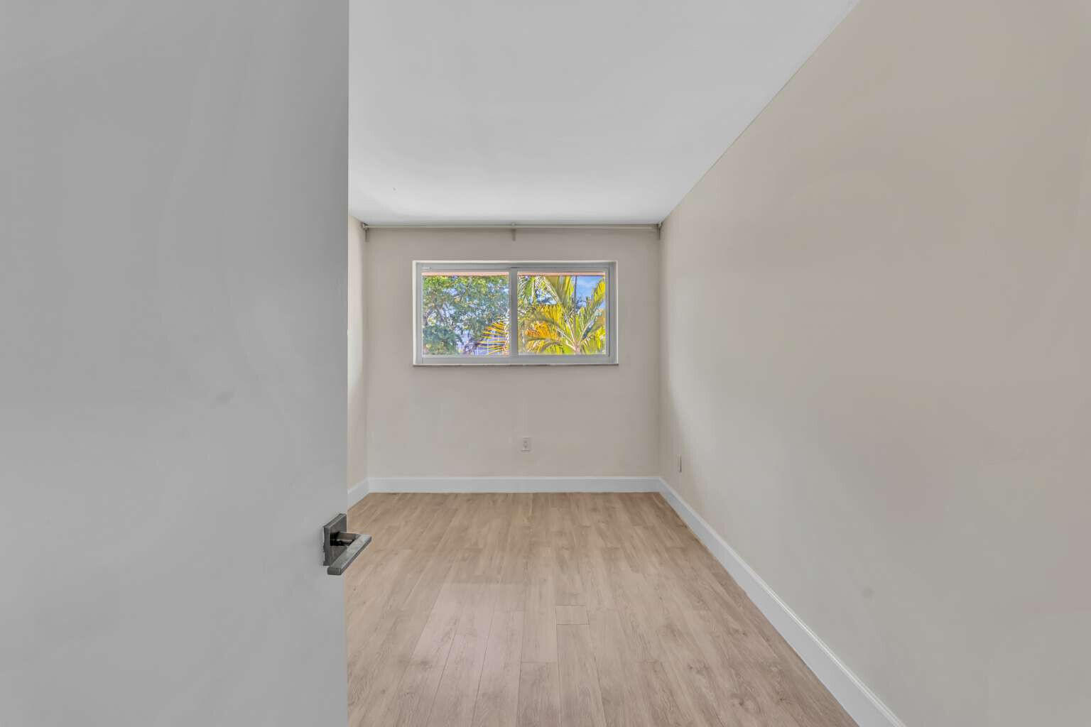 3819 NE 170TH #B-1, North Miami Beach FL 33160