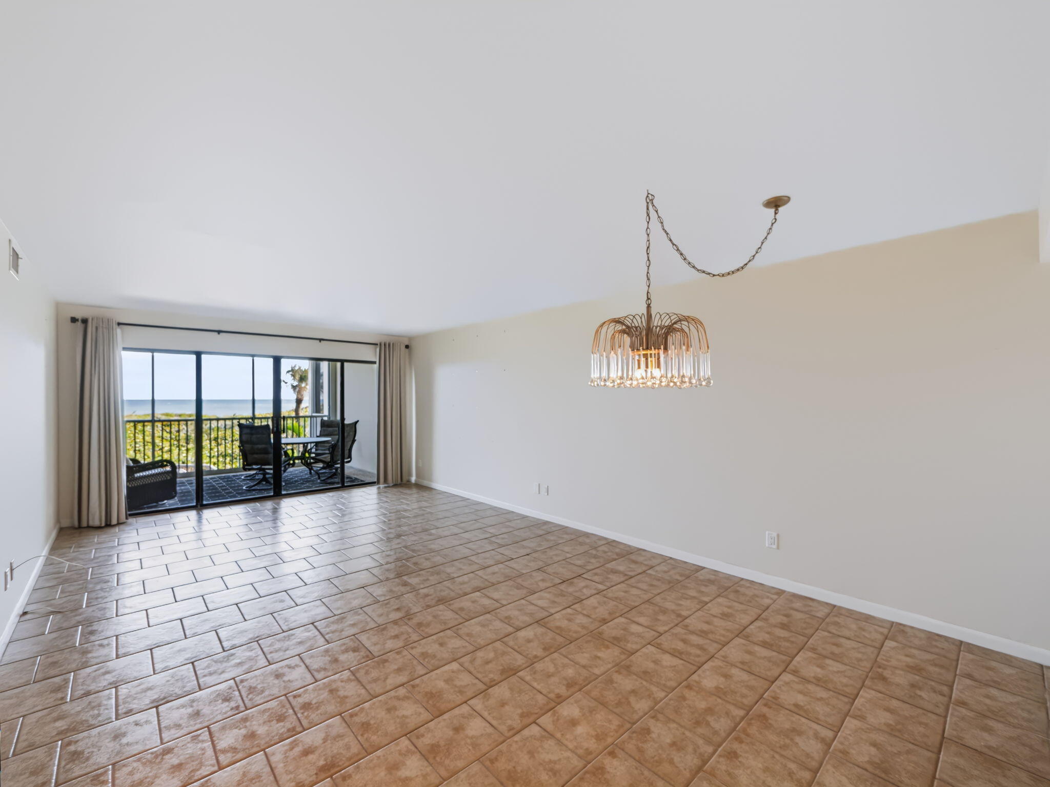 529 NE Plantation #105, Stuart FL 34996