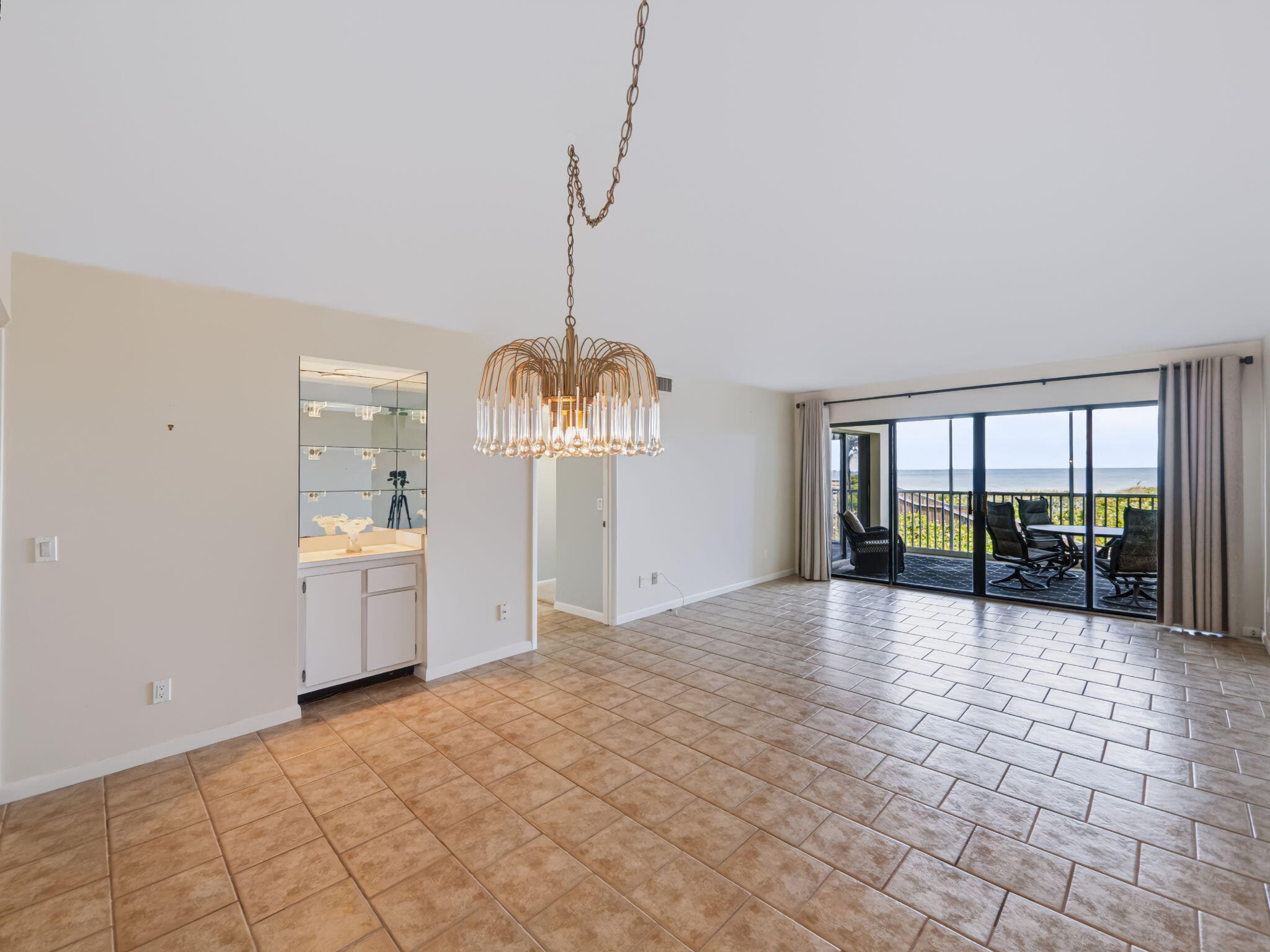 529 NE Plantation #105, Stuart FL 34996