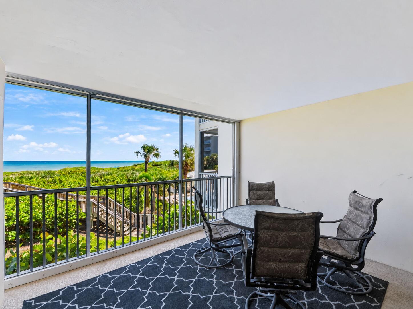 529 NE Plantation #105, Stuart FL 34996
