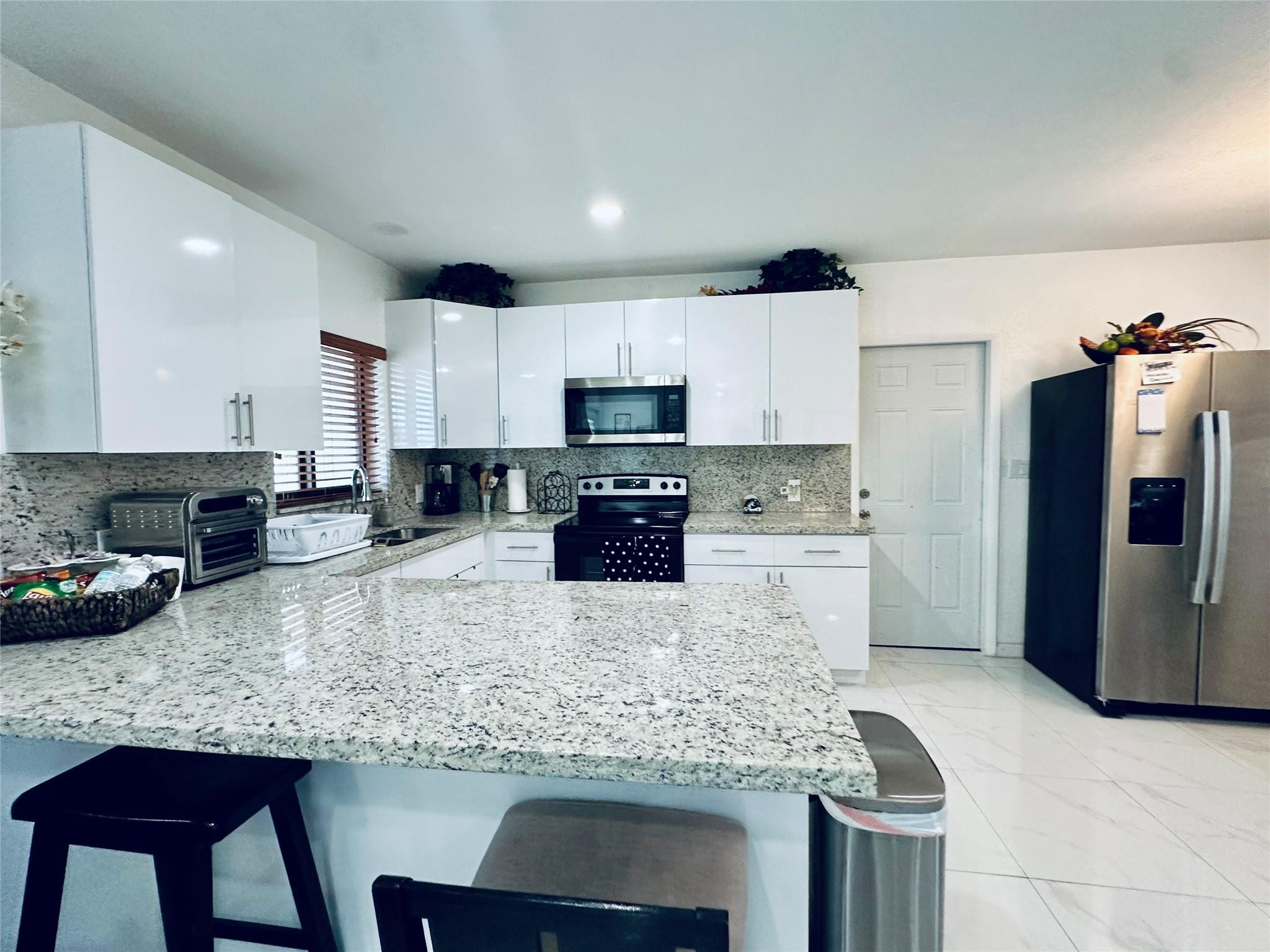 3041 NW 185TH, Miami Gardens FL 33056