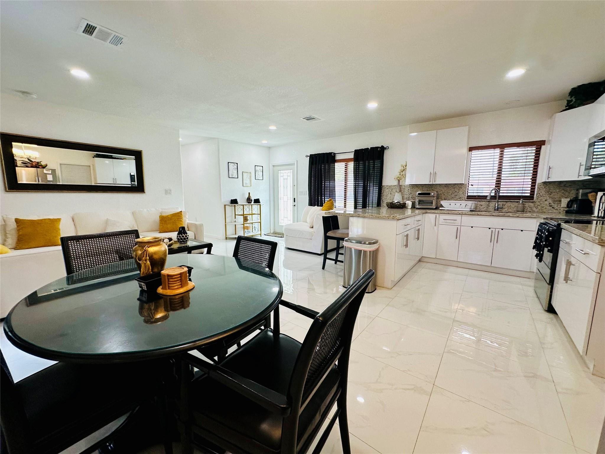 3041 NW 185TH, Miami Gardens FL 33056