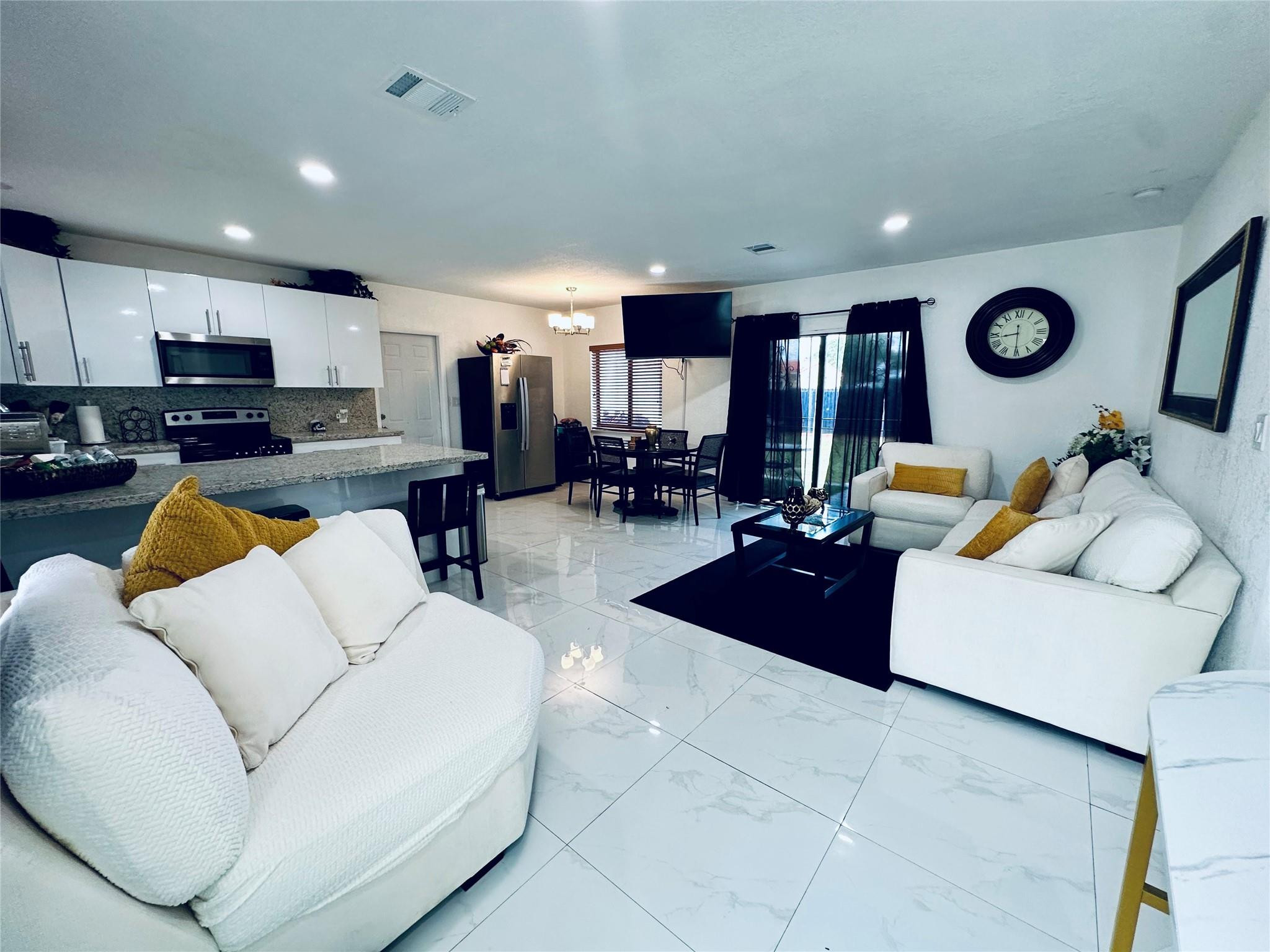 3041 NW 185TH, Miami Gardens FL 33056