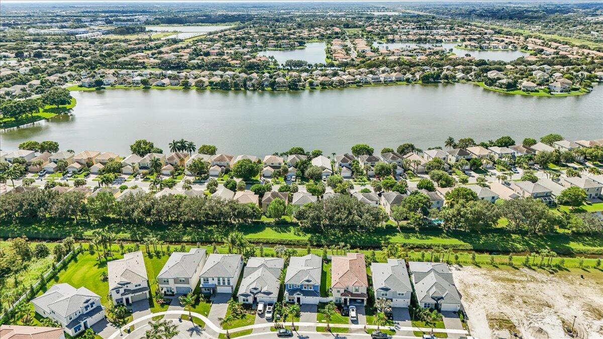 146 Parkside, Royal Palm Beach FL 33414