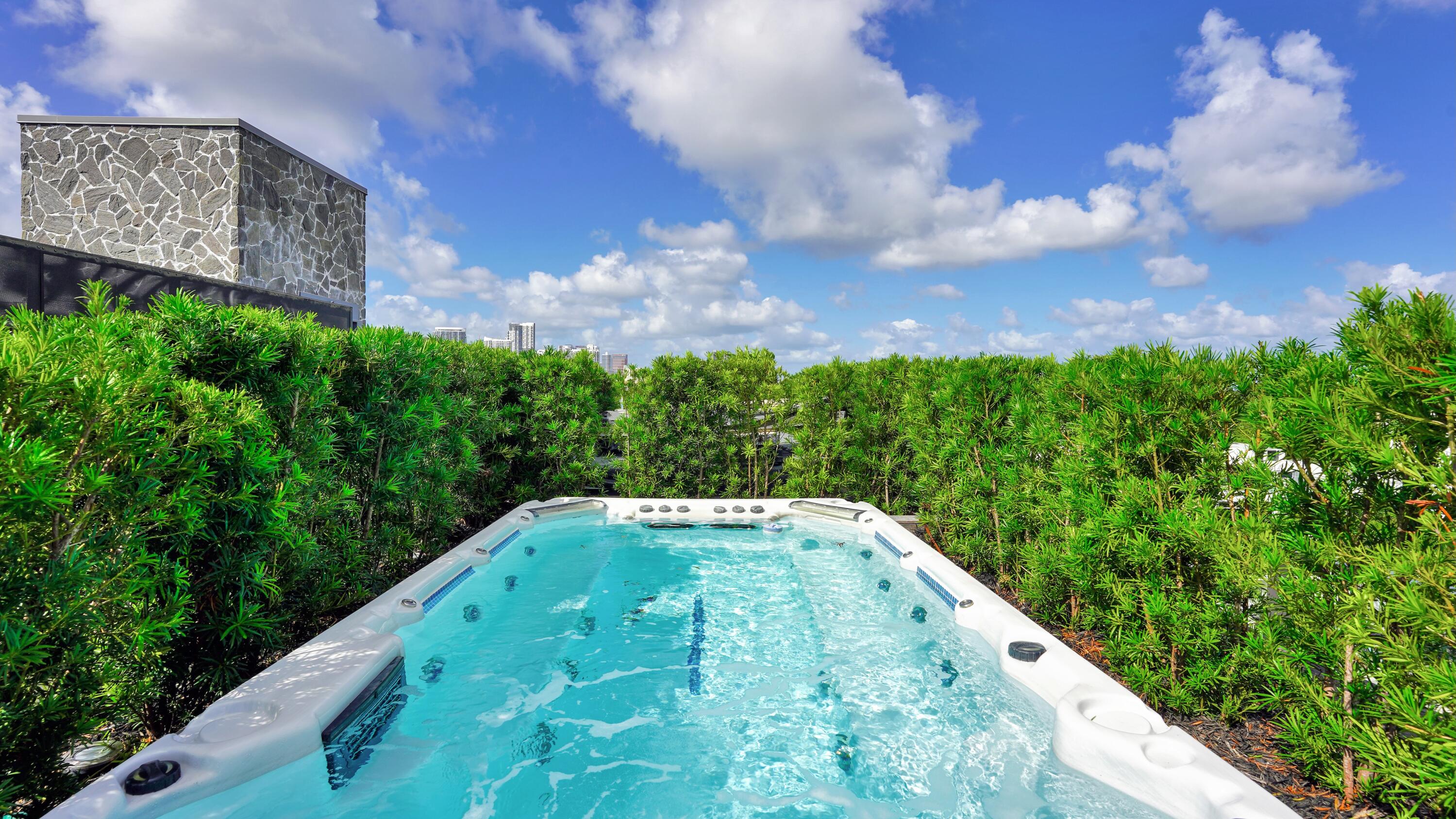 124 HENDRICKS #PH401, Fort Lauderdale FL 33301