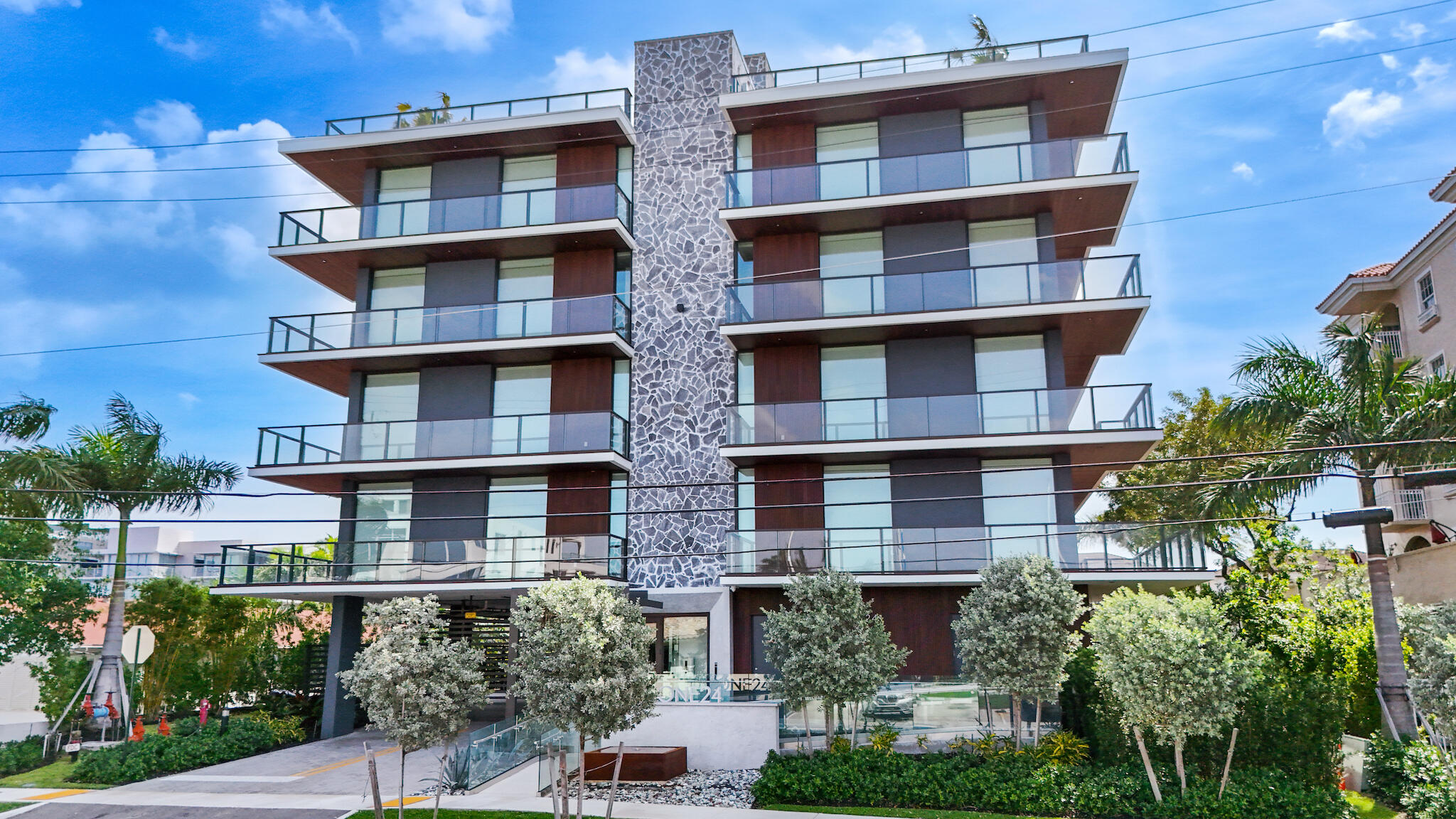 124 HENDRICKS #PH401, Fort Lauderdale FL 33301