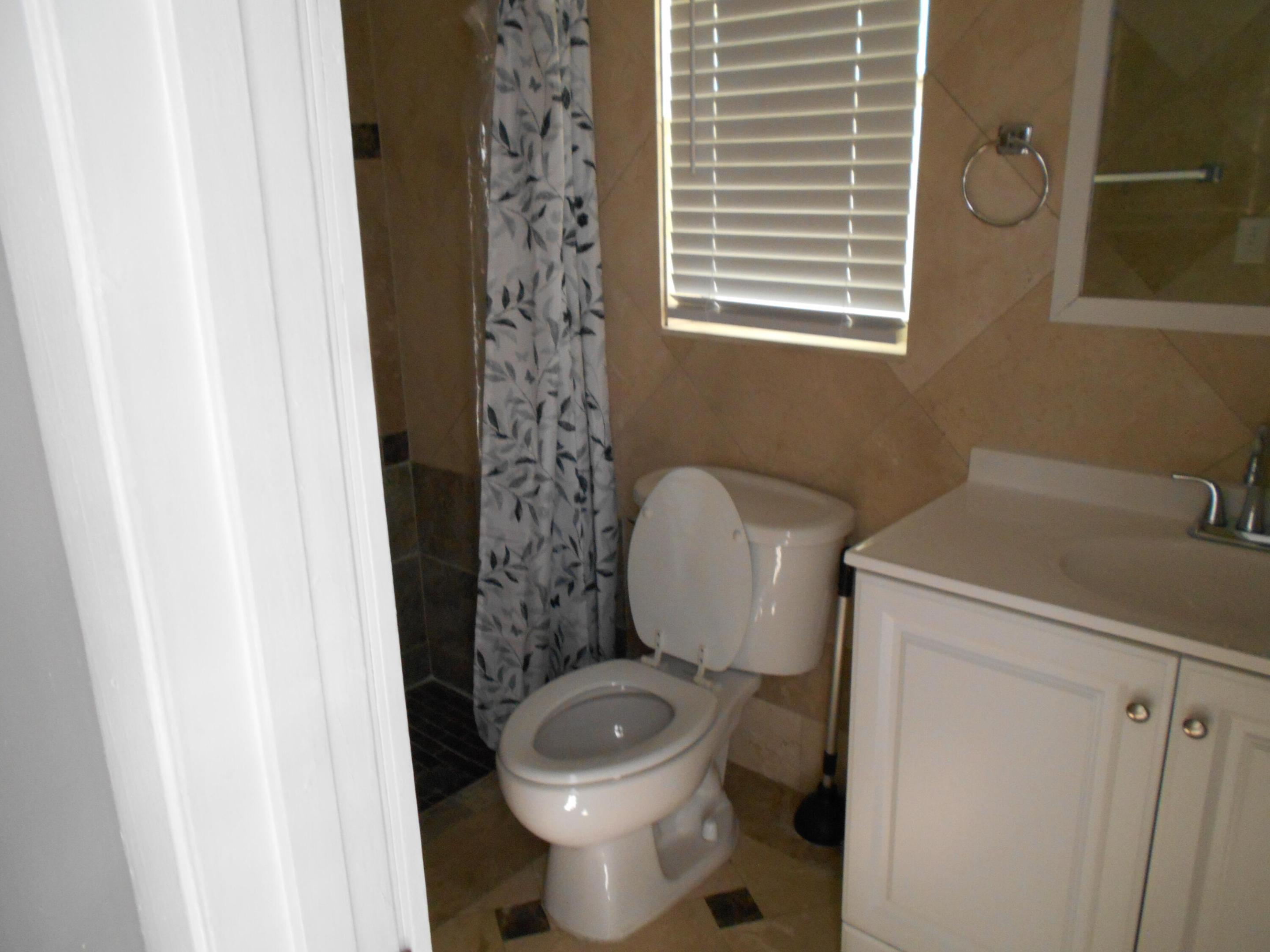 827 NW 87TH, Coral Springs FL 33071