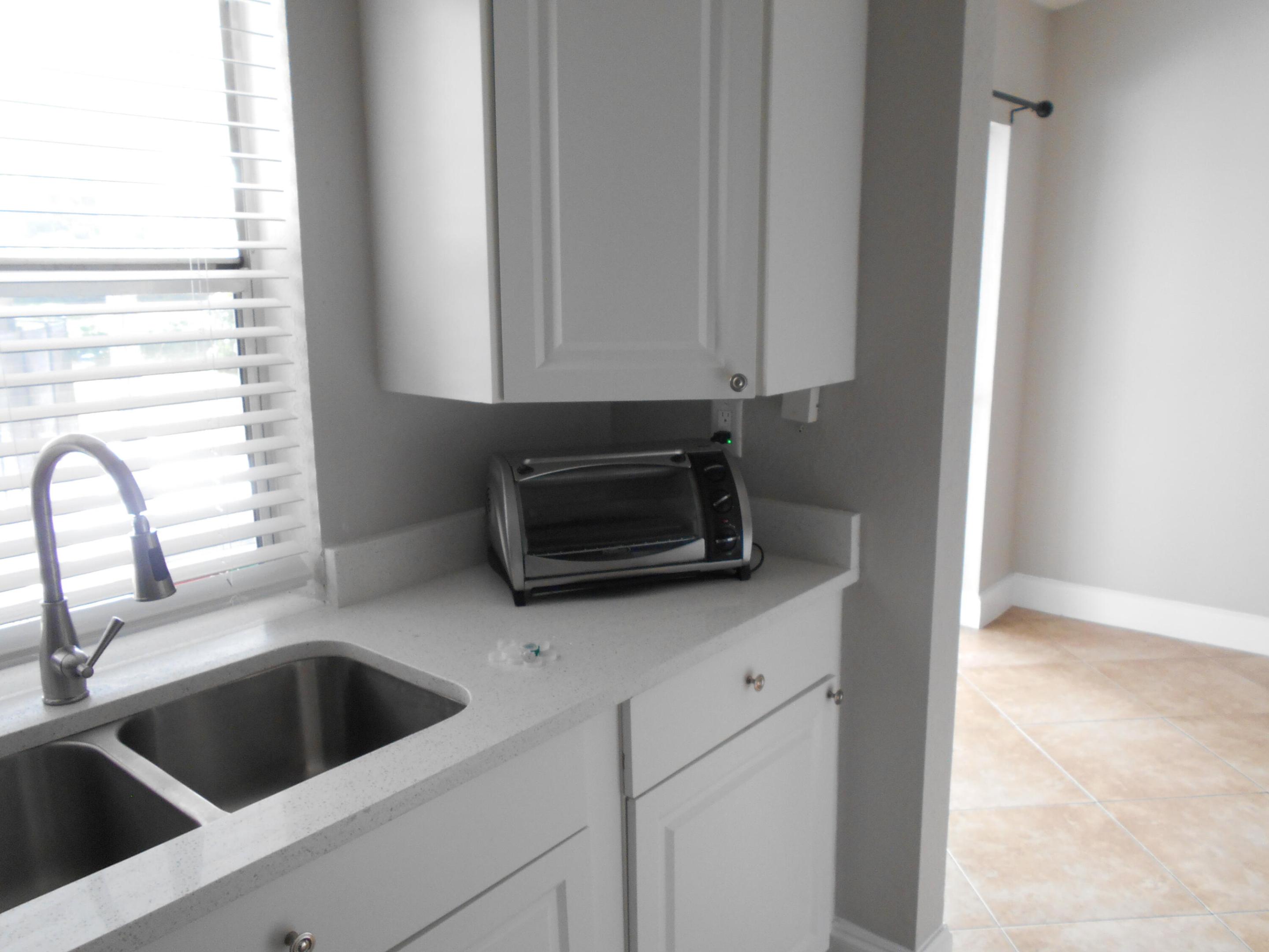827 NW 87TH, Coral Springs FL 33071