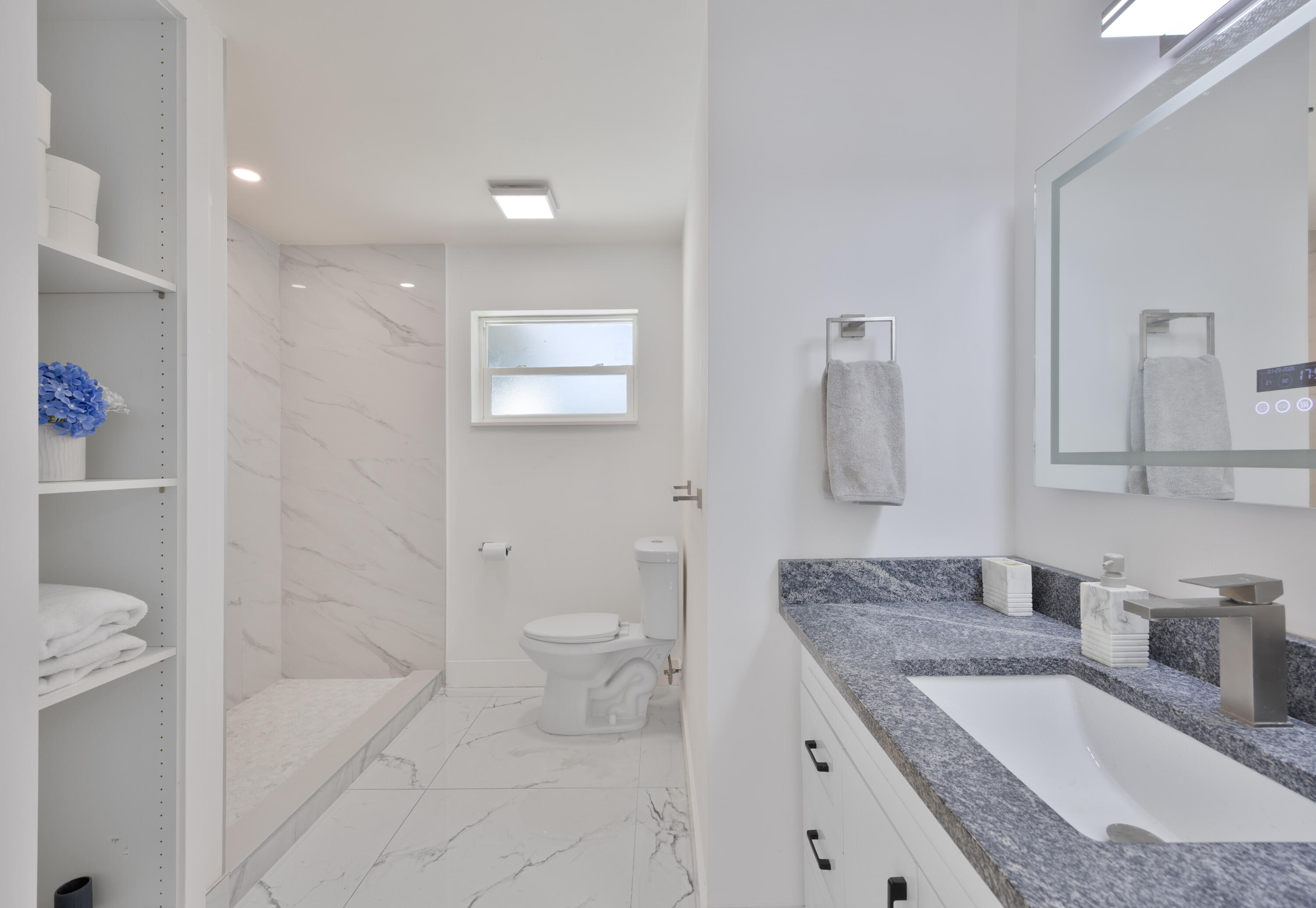 215 Evergreen, Lake Park FL 33403