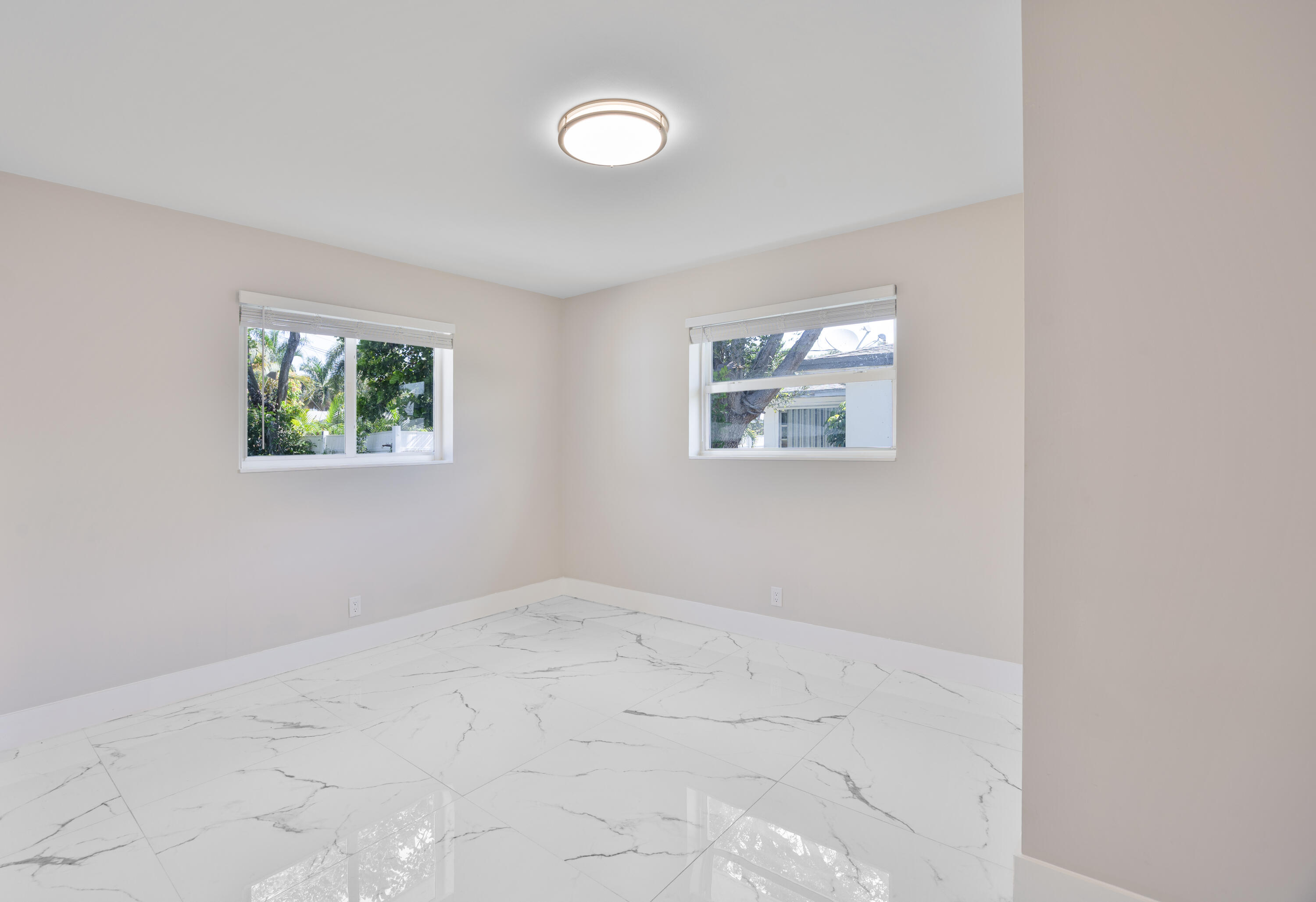 215 Evergreen, Lake Park FL 33403