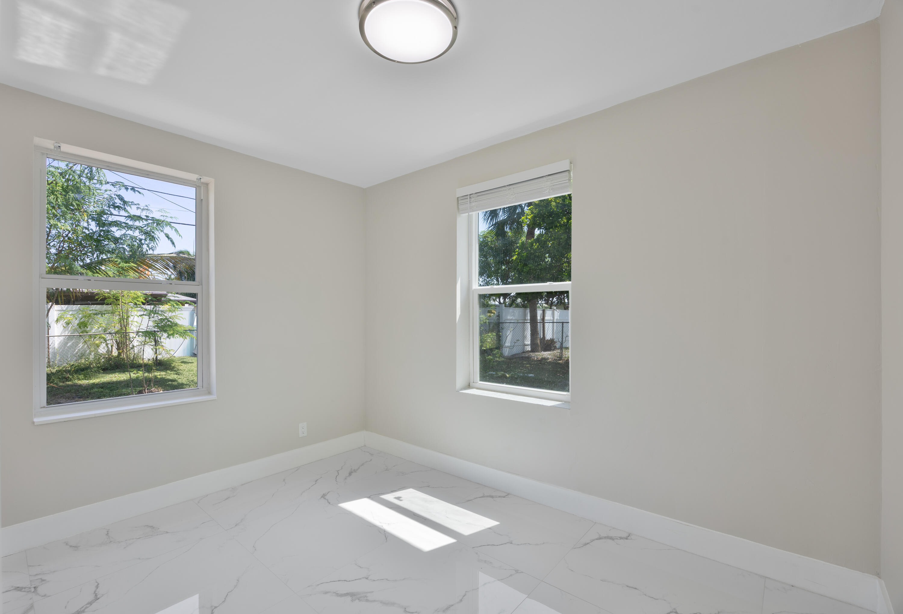 215 Evergreen, Lake Park FL 33403