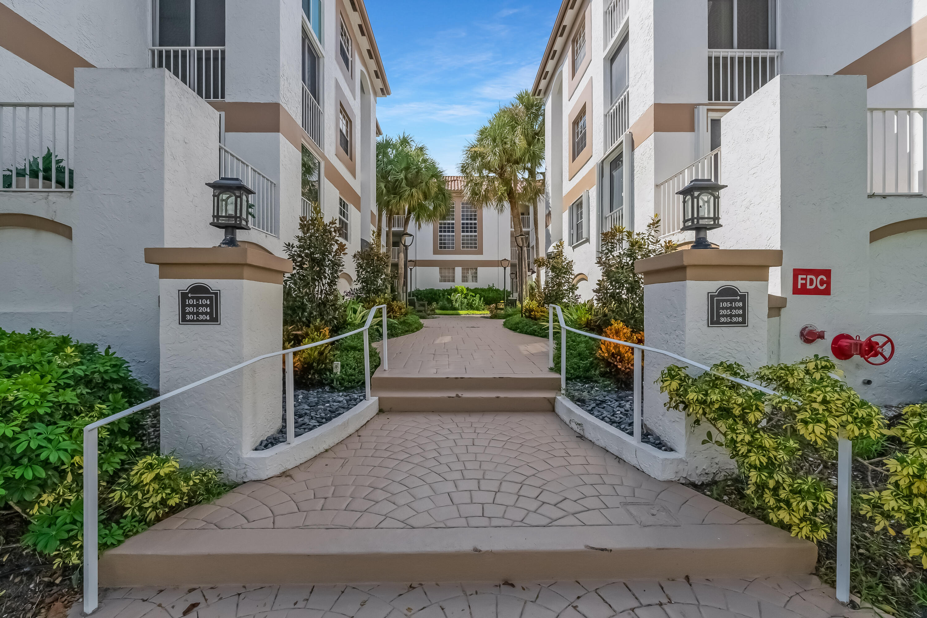 7370 Orangewood ##208, Boca Raton FL 33433