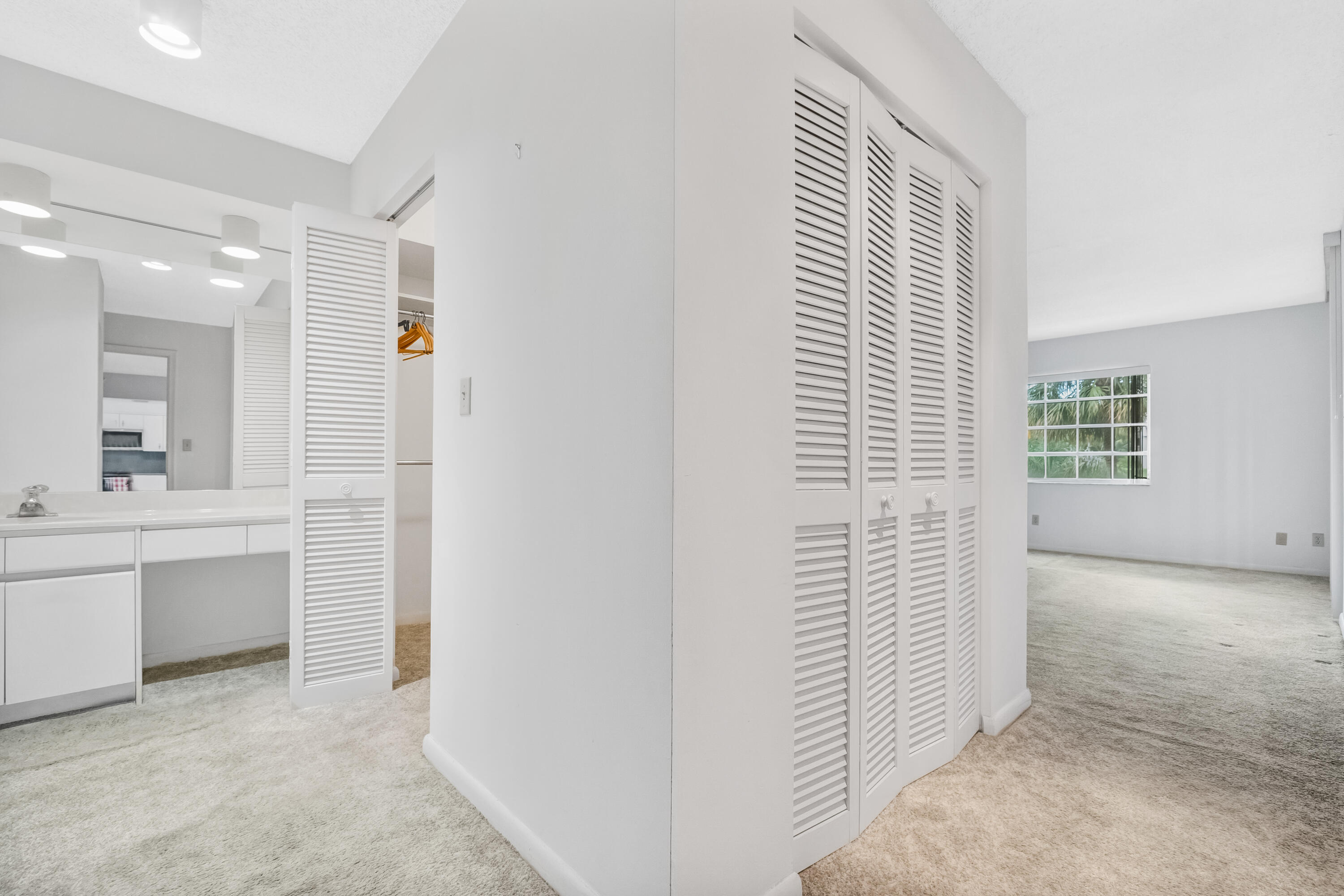7370 Orangewood ##208, Boca Raton FL 33433