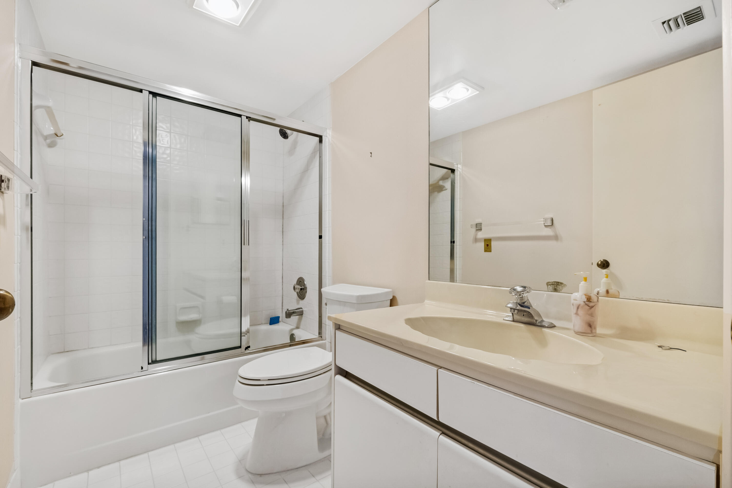 7370 Orangewood ##208, Boca Raton FL 33433